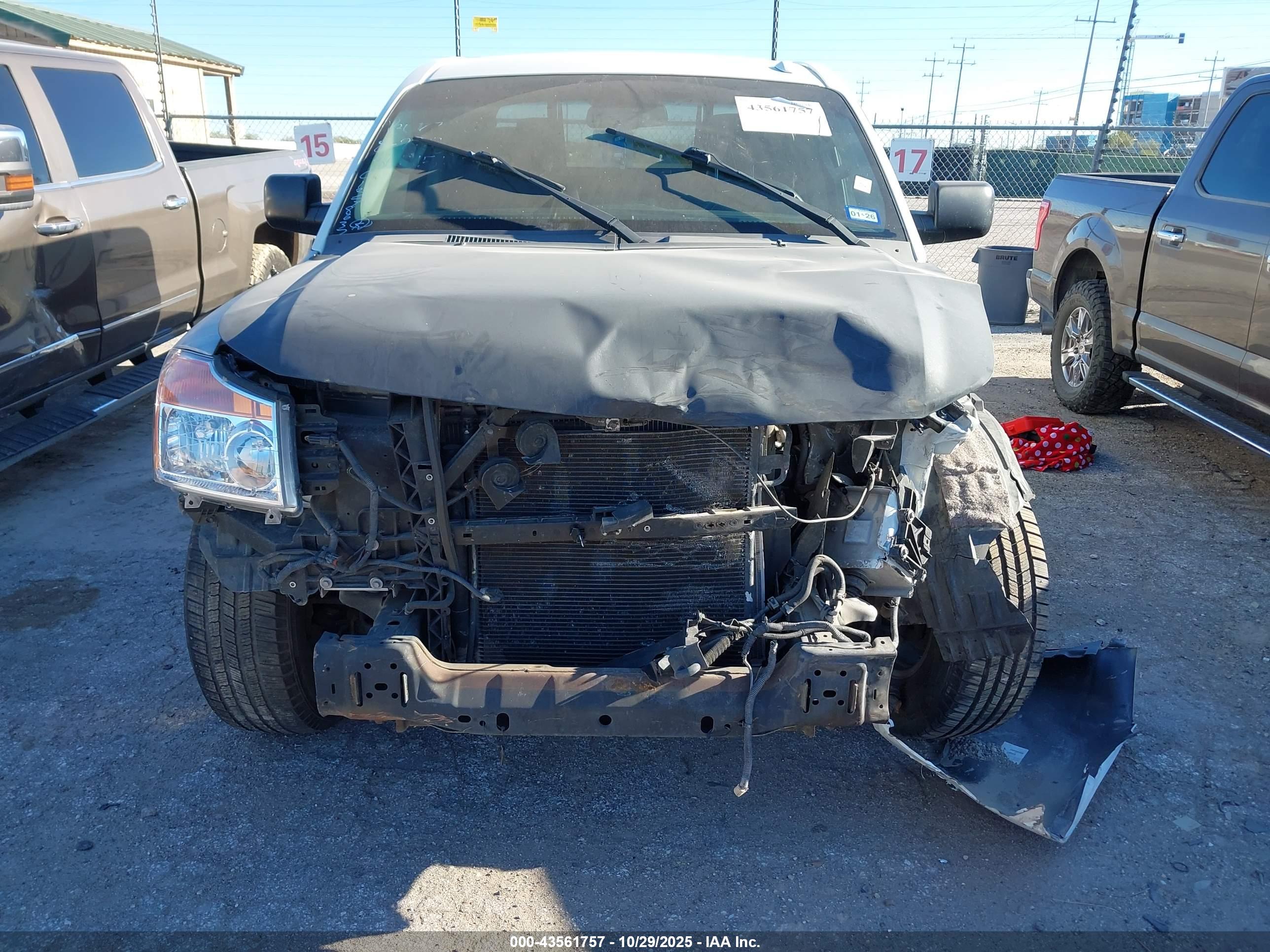 NISSAN TITAN image 6
