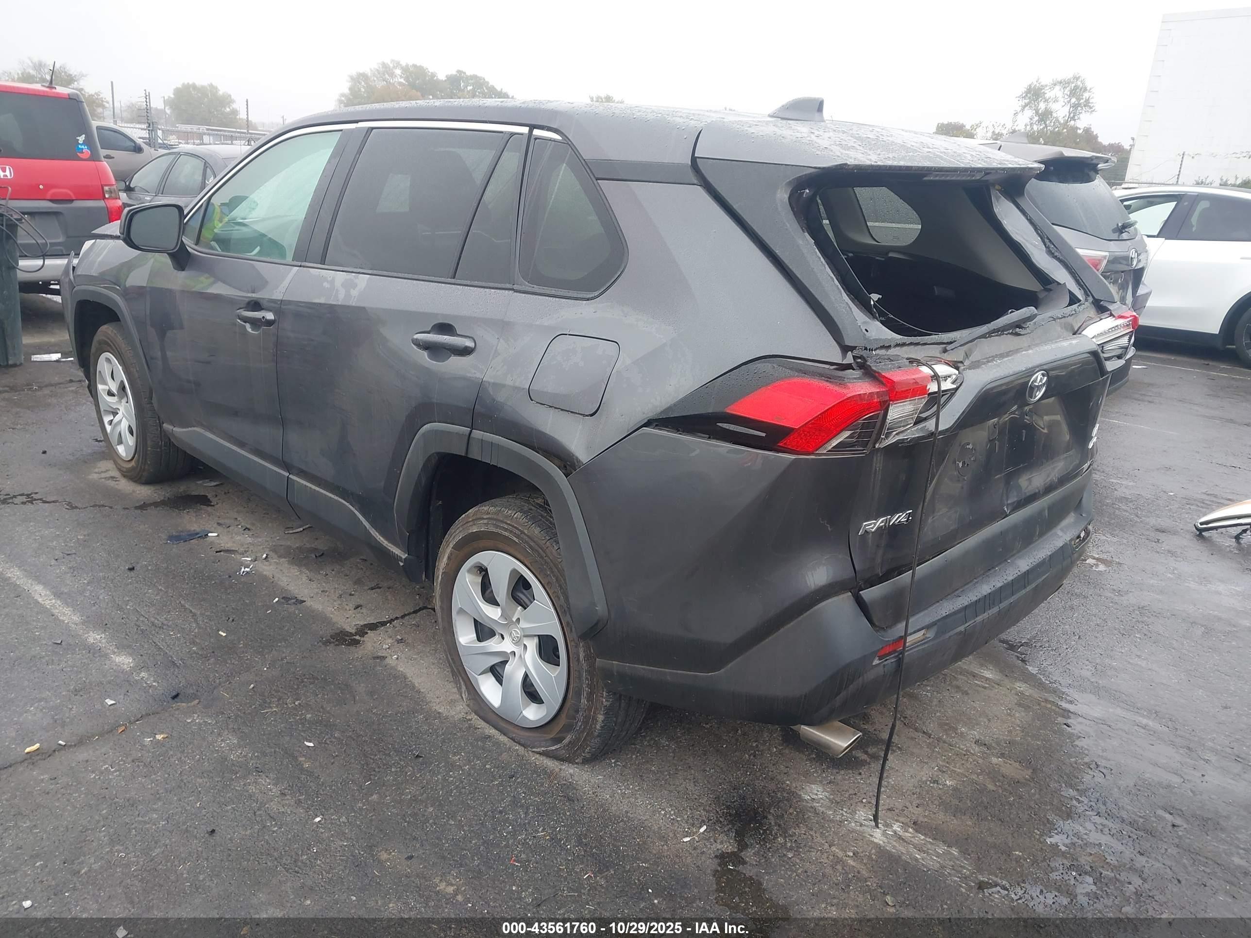 TOYOTA RAV4 image 3