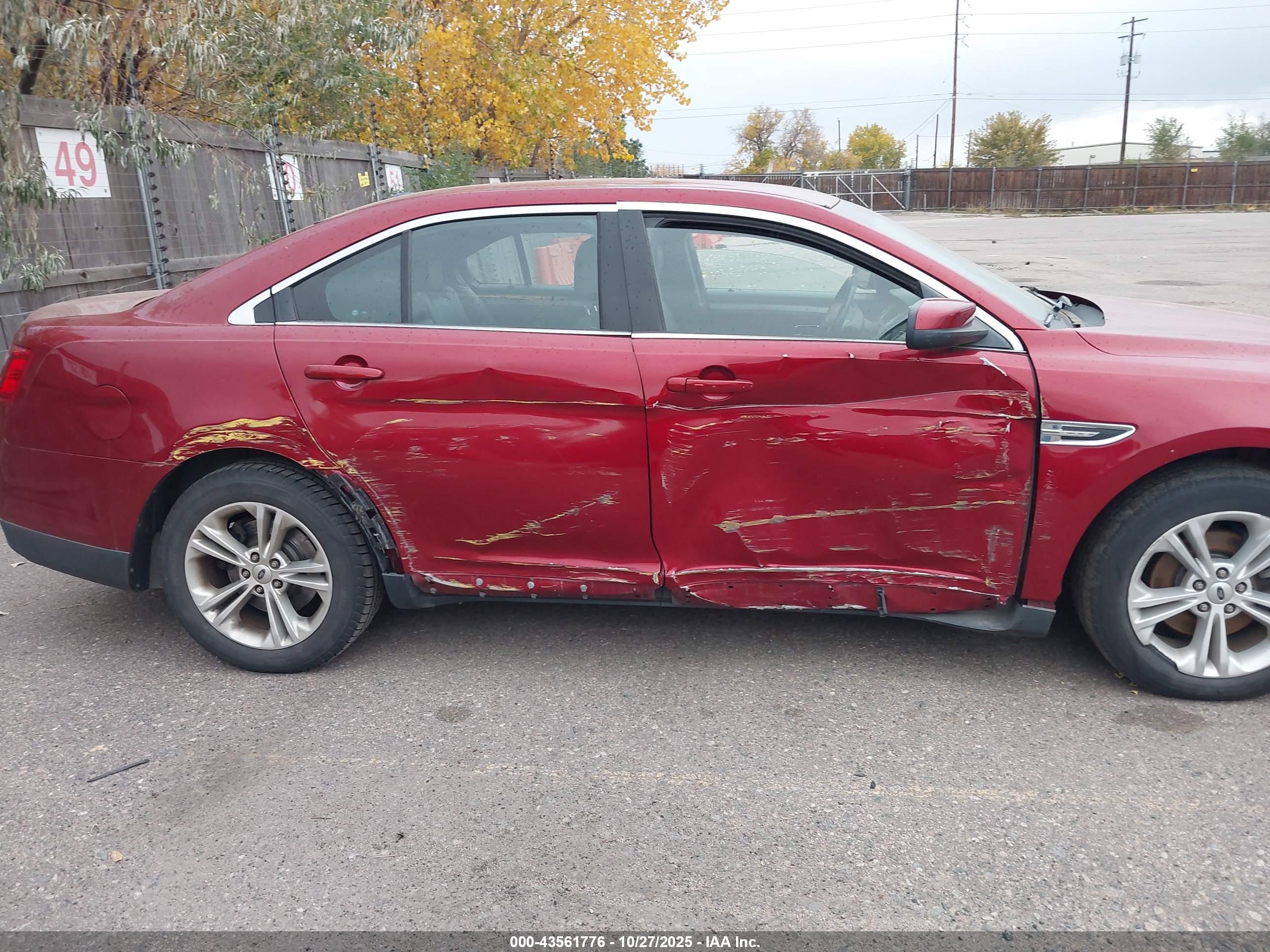 FORD TAURUS image 6