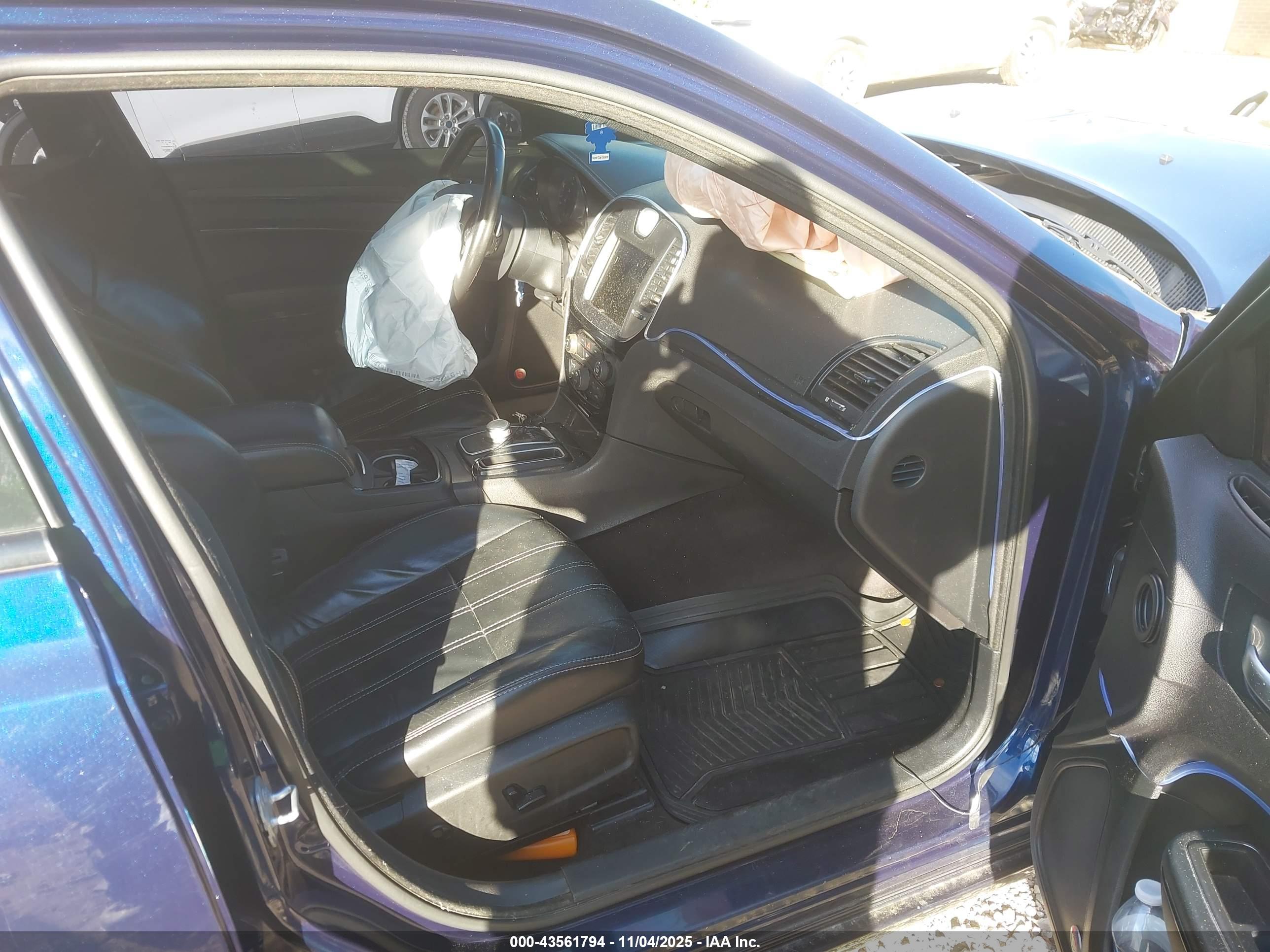 CHRYSLER 300 image 5