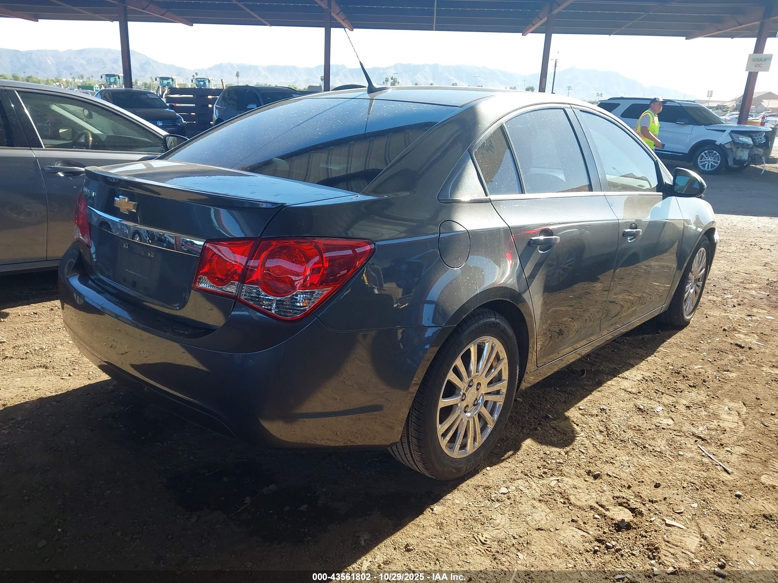 CHEVROLET CRUZE image 4