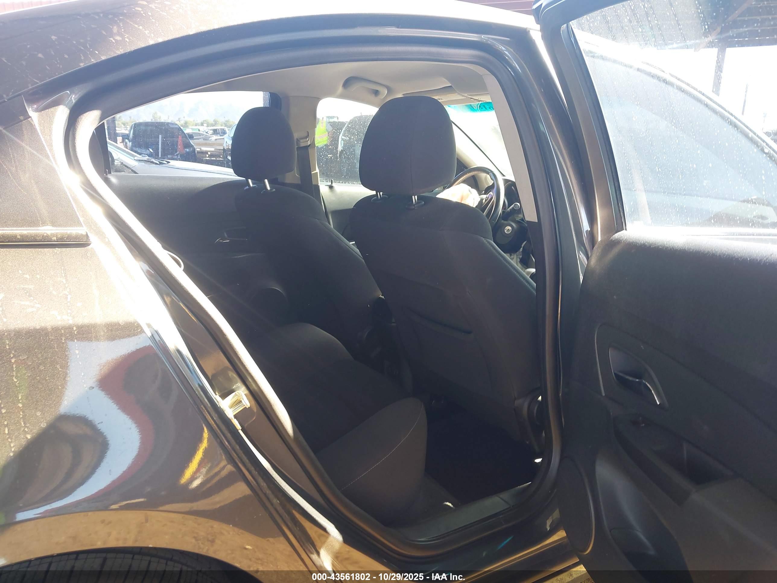 CHEVROLET CRUZE image 8