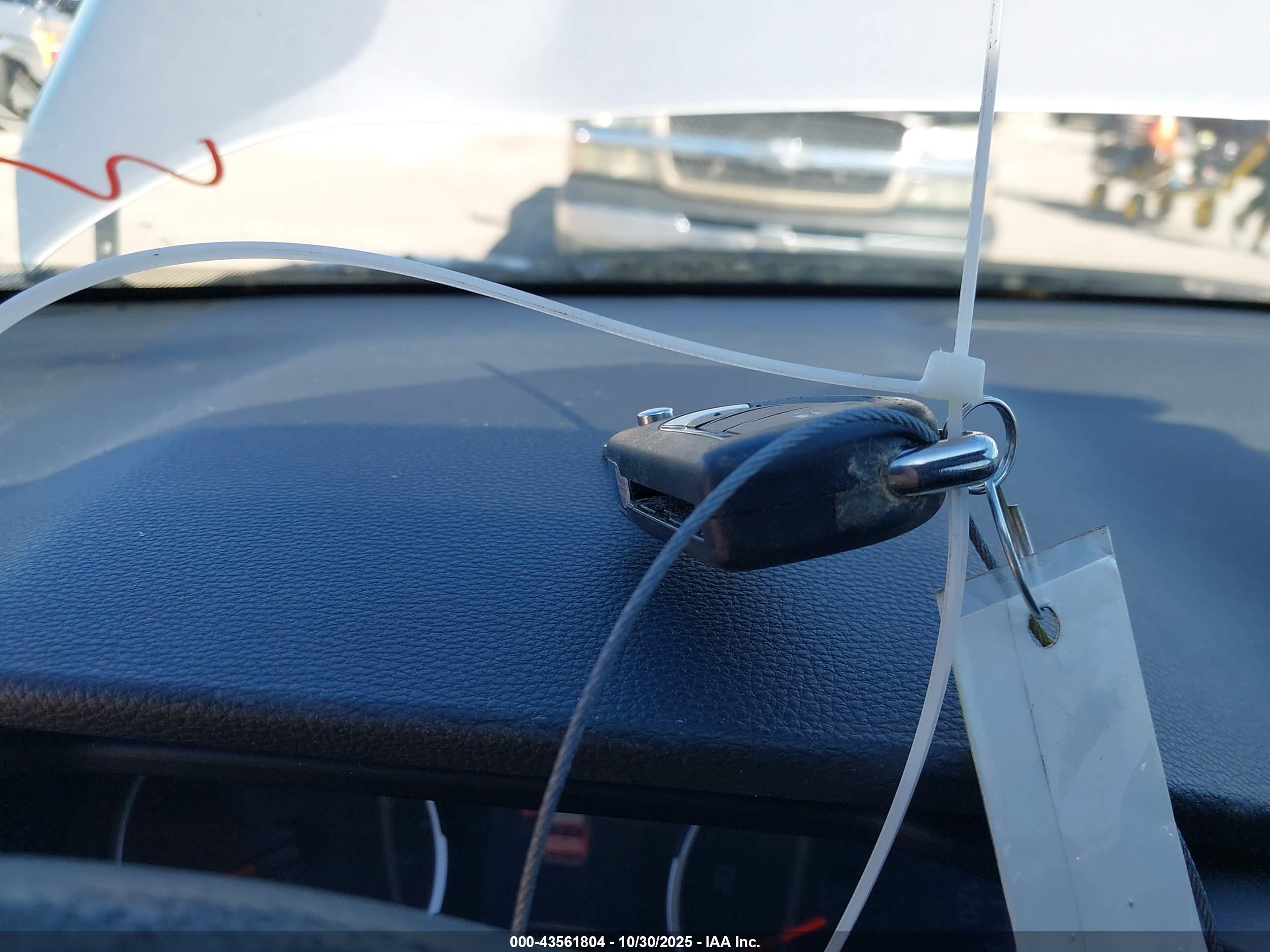 TOYOTA RAV4 image 11