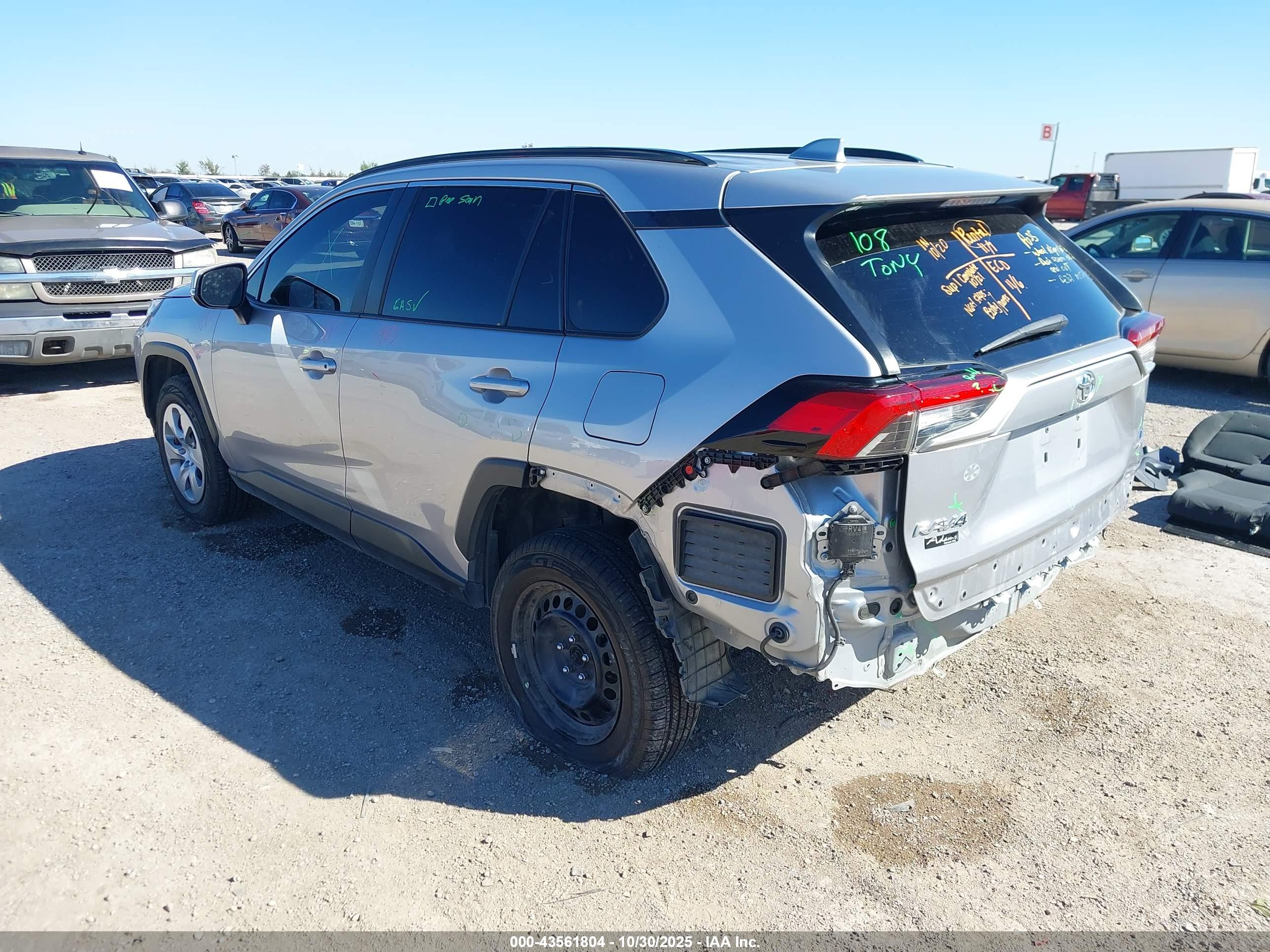TOYOTA RAV4 image 3