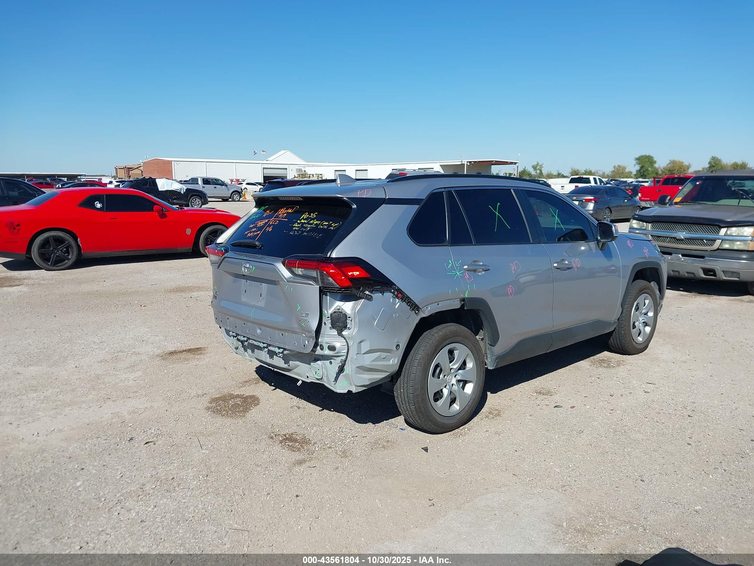 TOYOTA RAV4 image 4