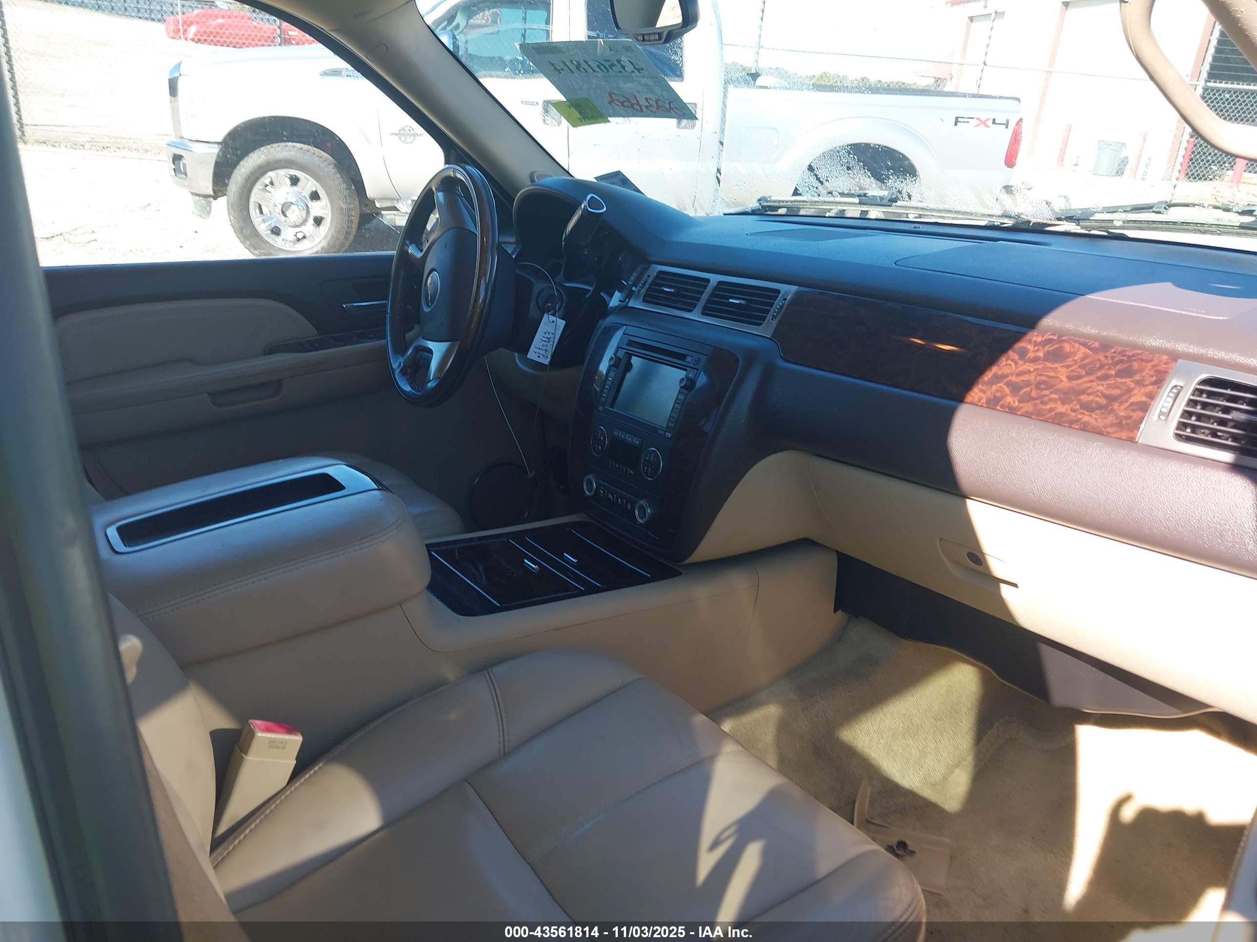 GMC YUKON image 5