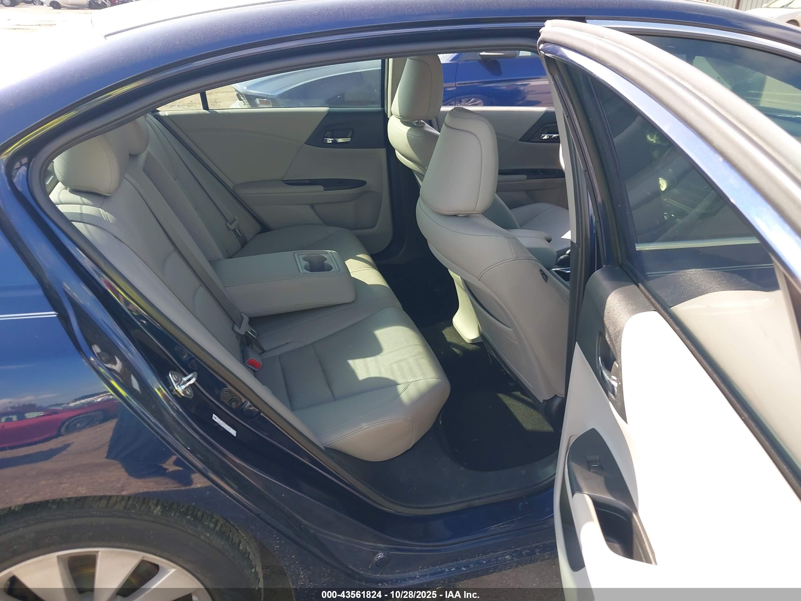 HONDA ACCORD image 8