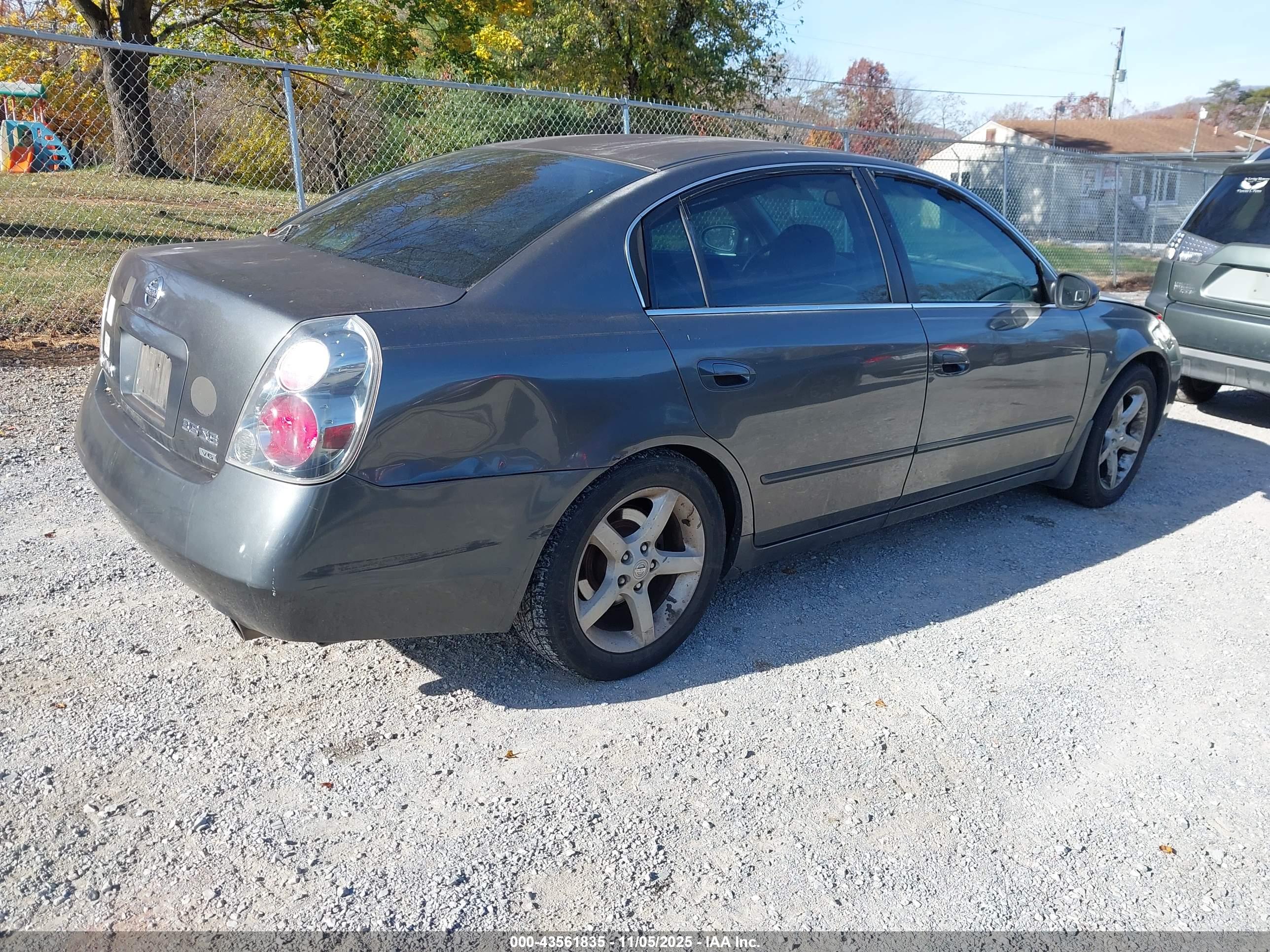 NISSAN ALTIMA image 4