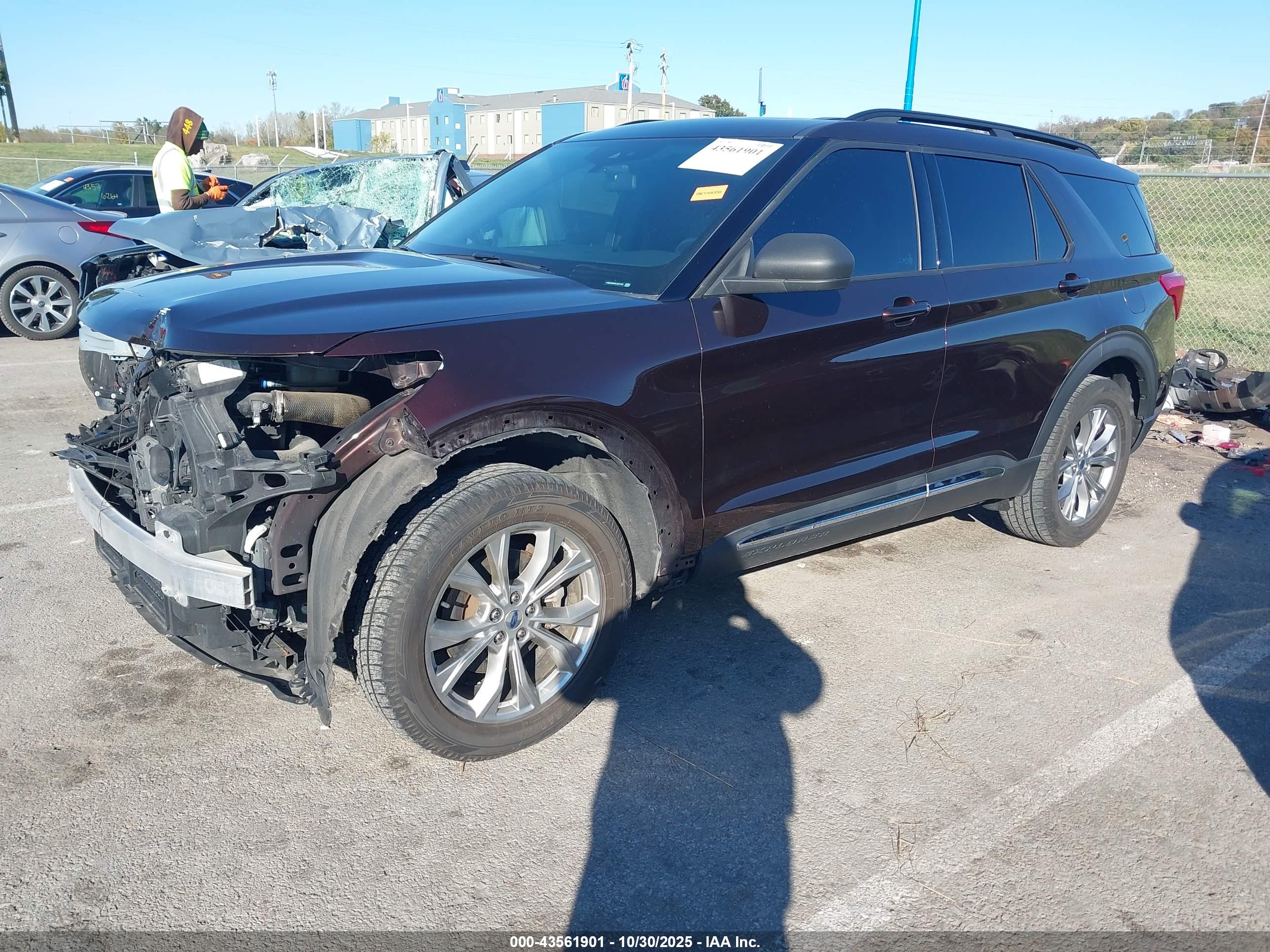 FORD EXPLORER image 2