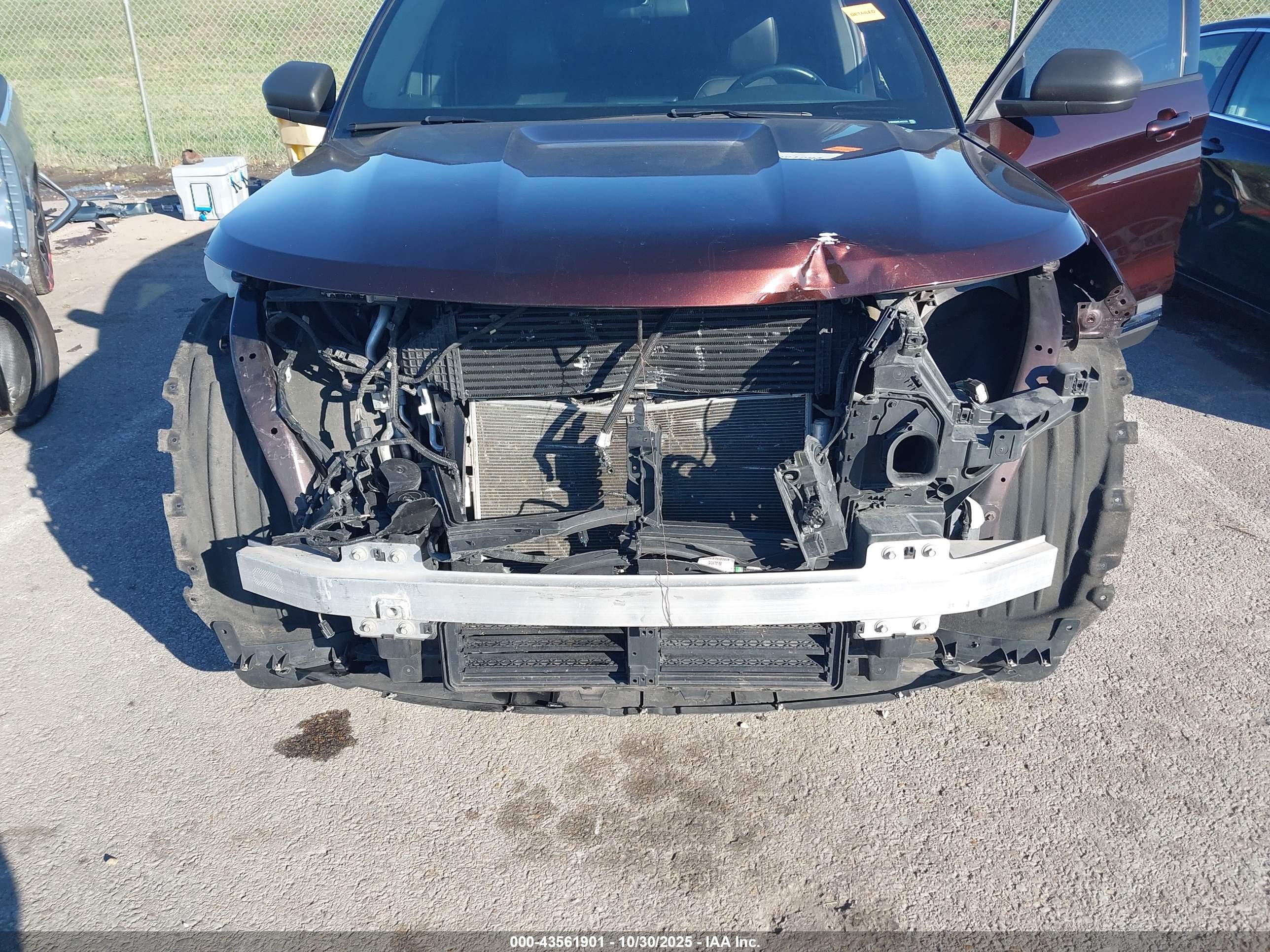FORD EXPLORER image 6
