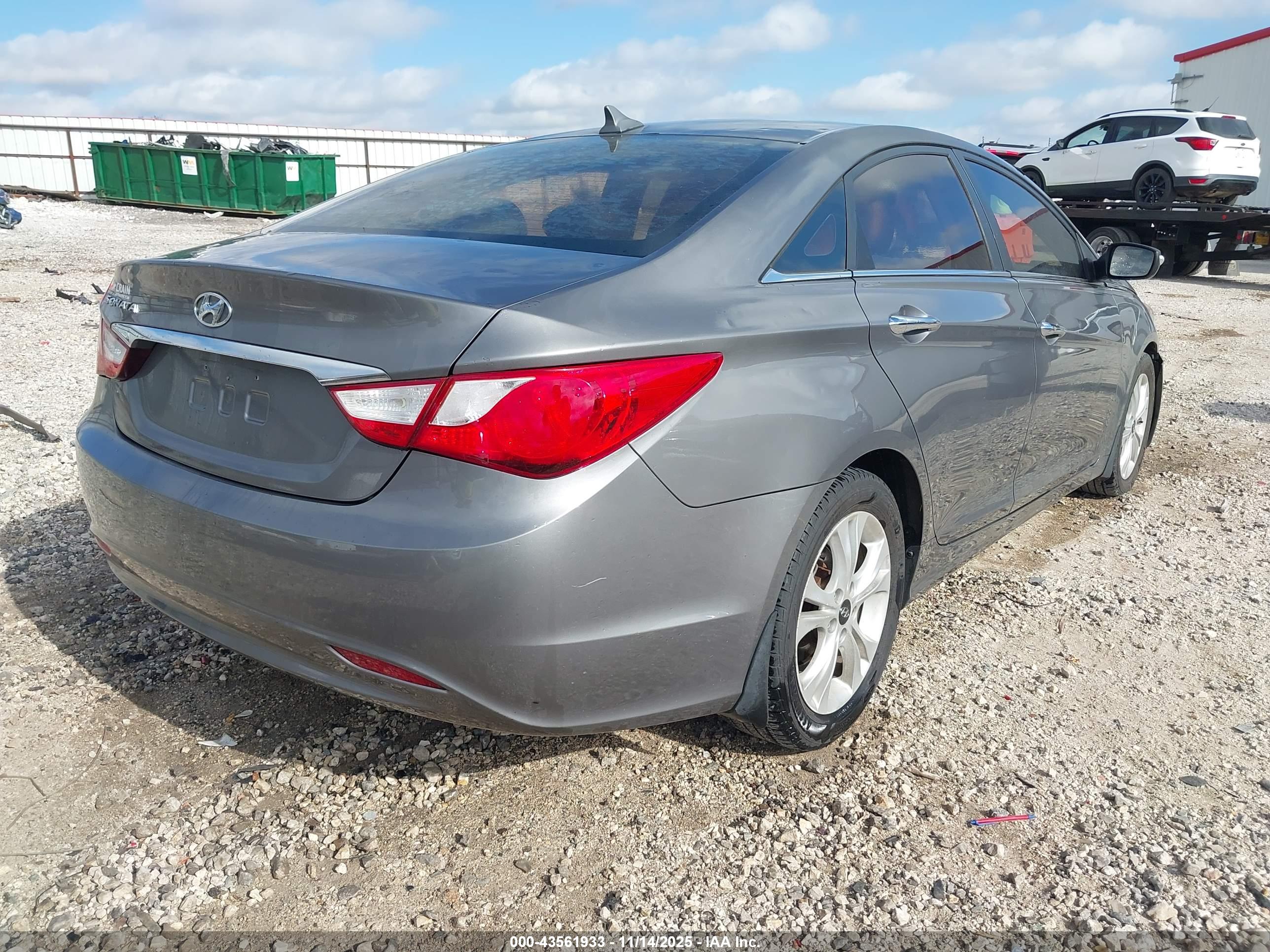 HYUNDAI SONATA image 4