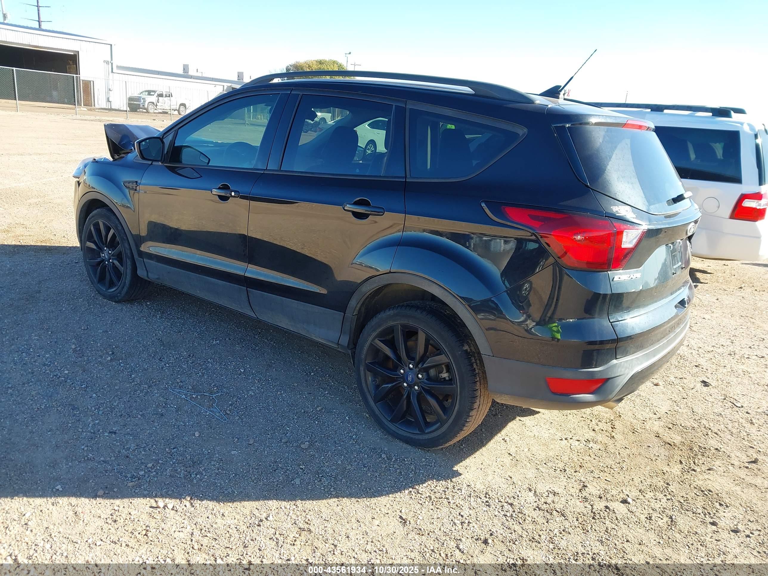 FORD ESCAPE image 3
