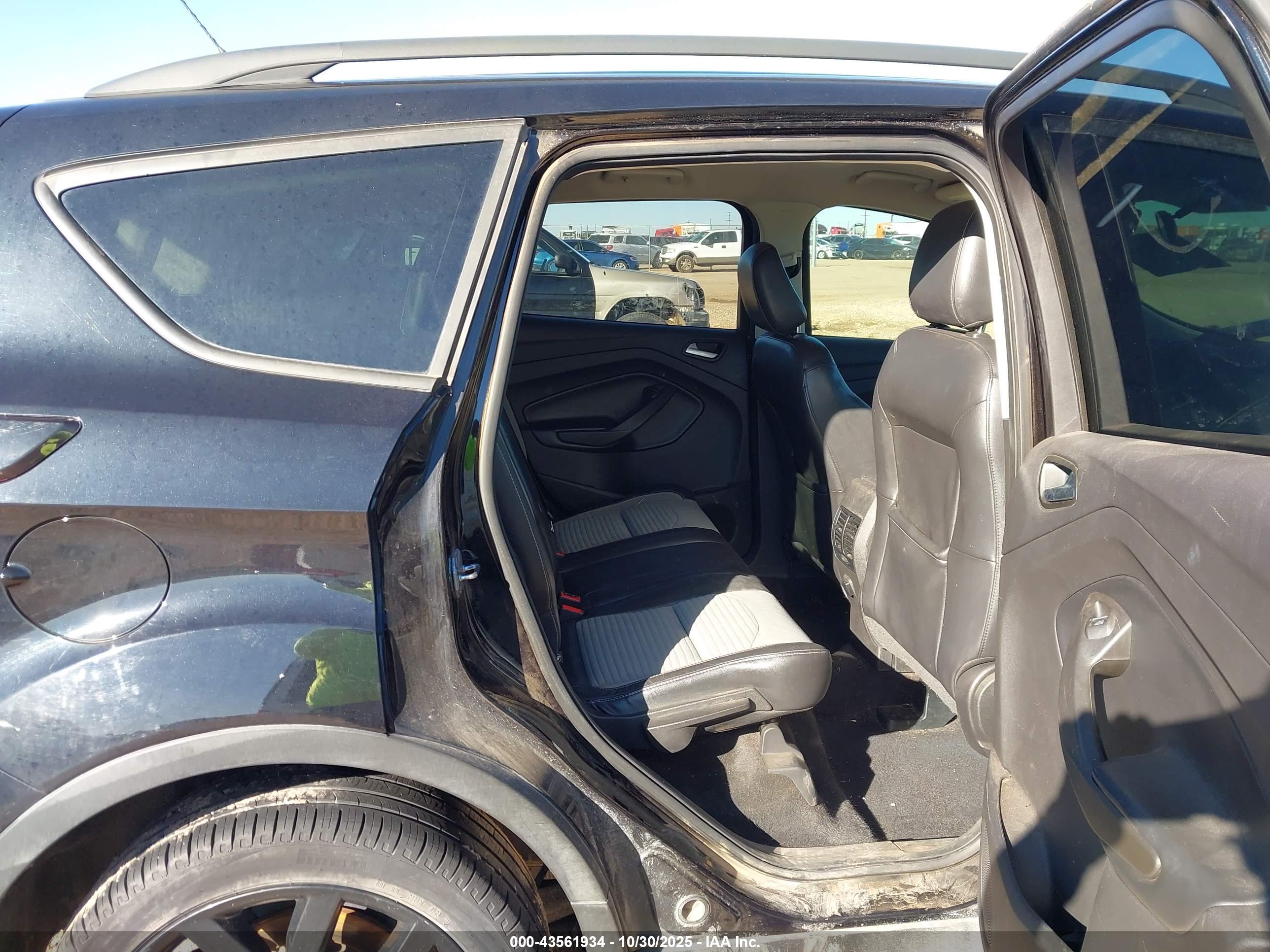 FORD ESCAPE image 8