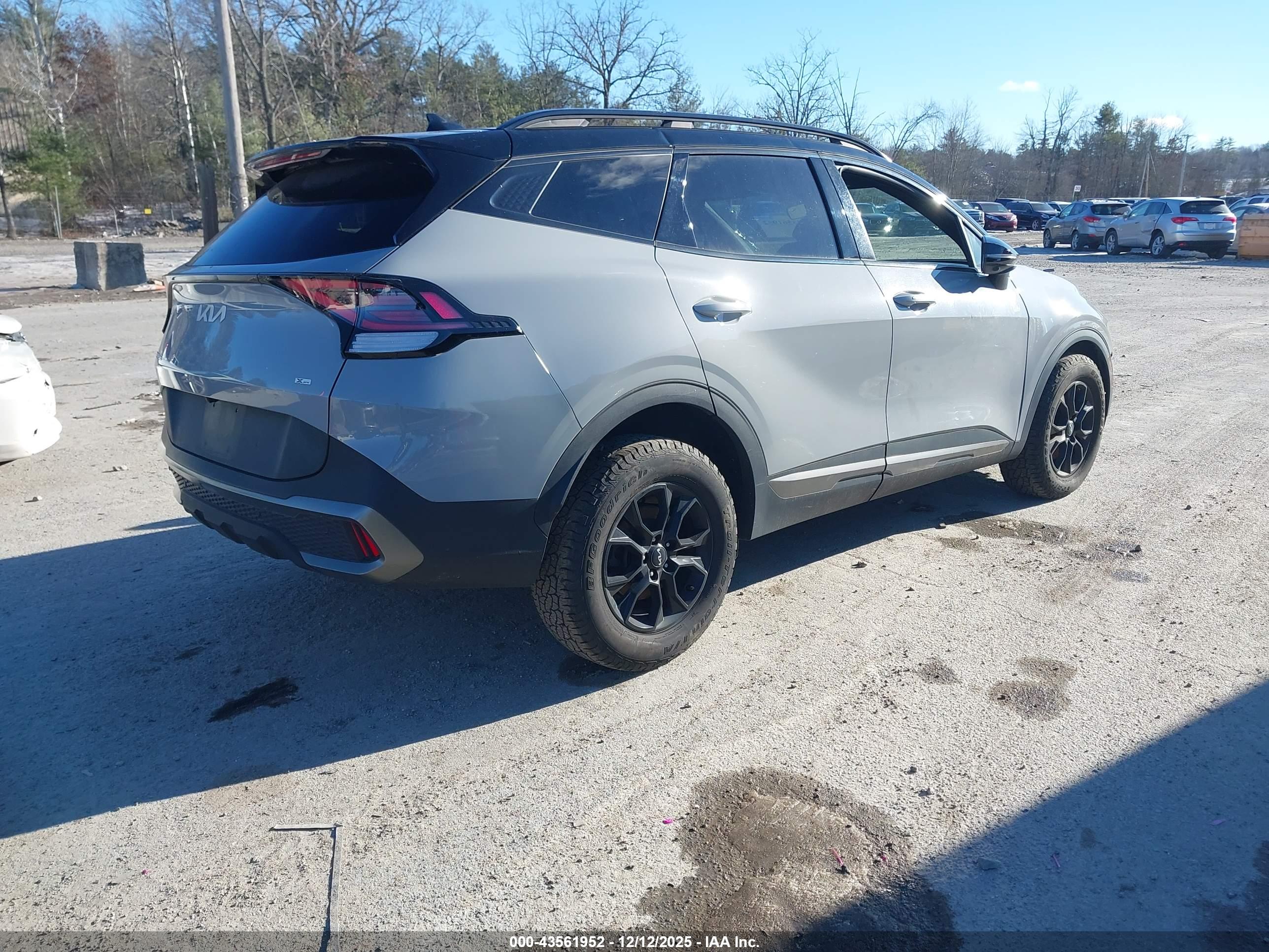 KIA SPORTAGE image 4