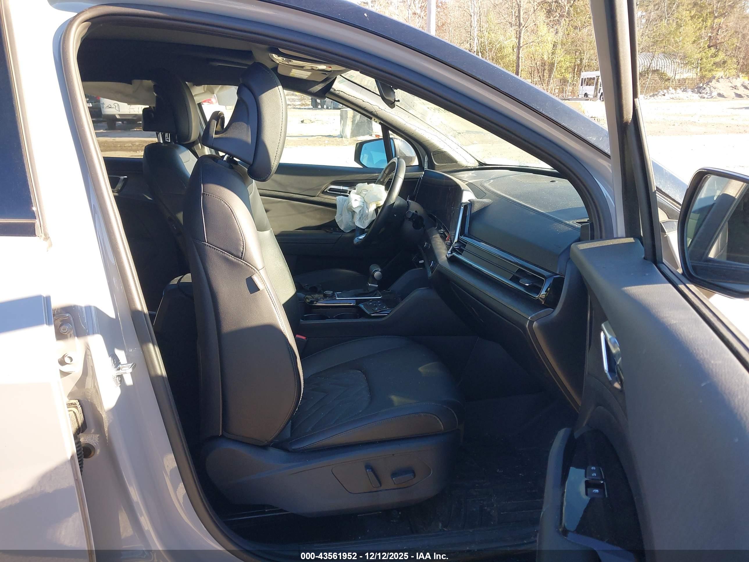 KIA SPORTAGE image 5