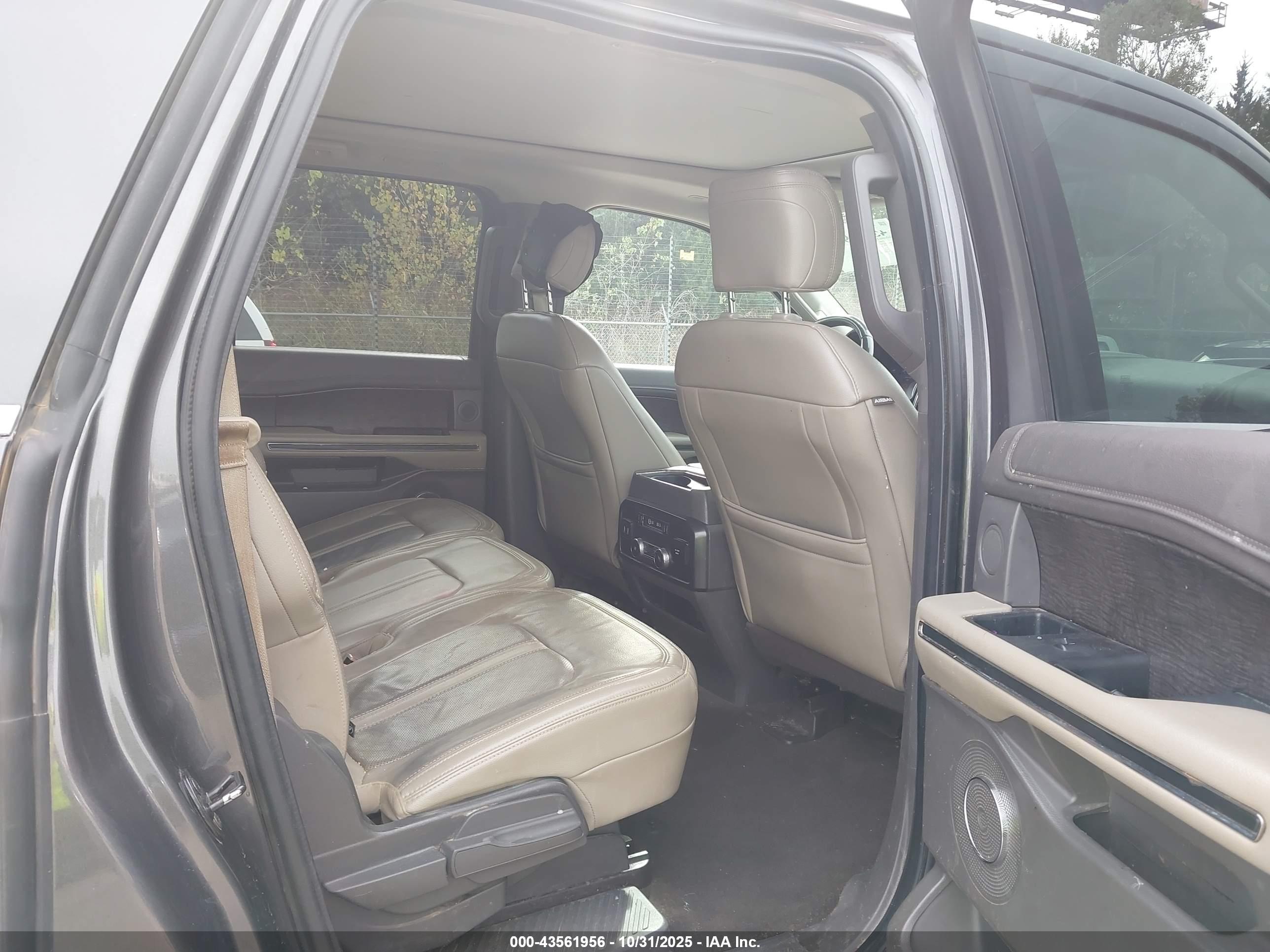 FORD EXPEDITION image 8