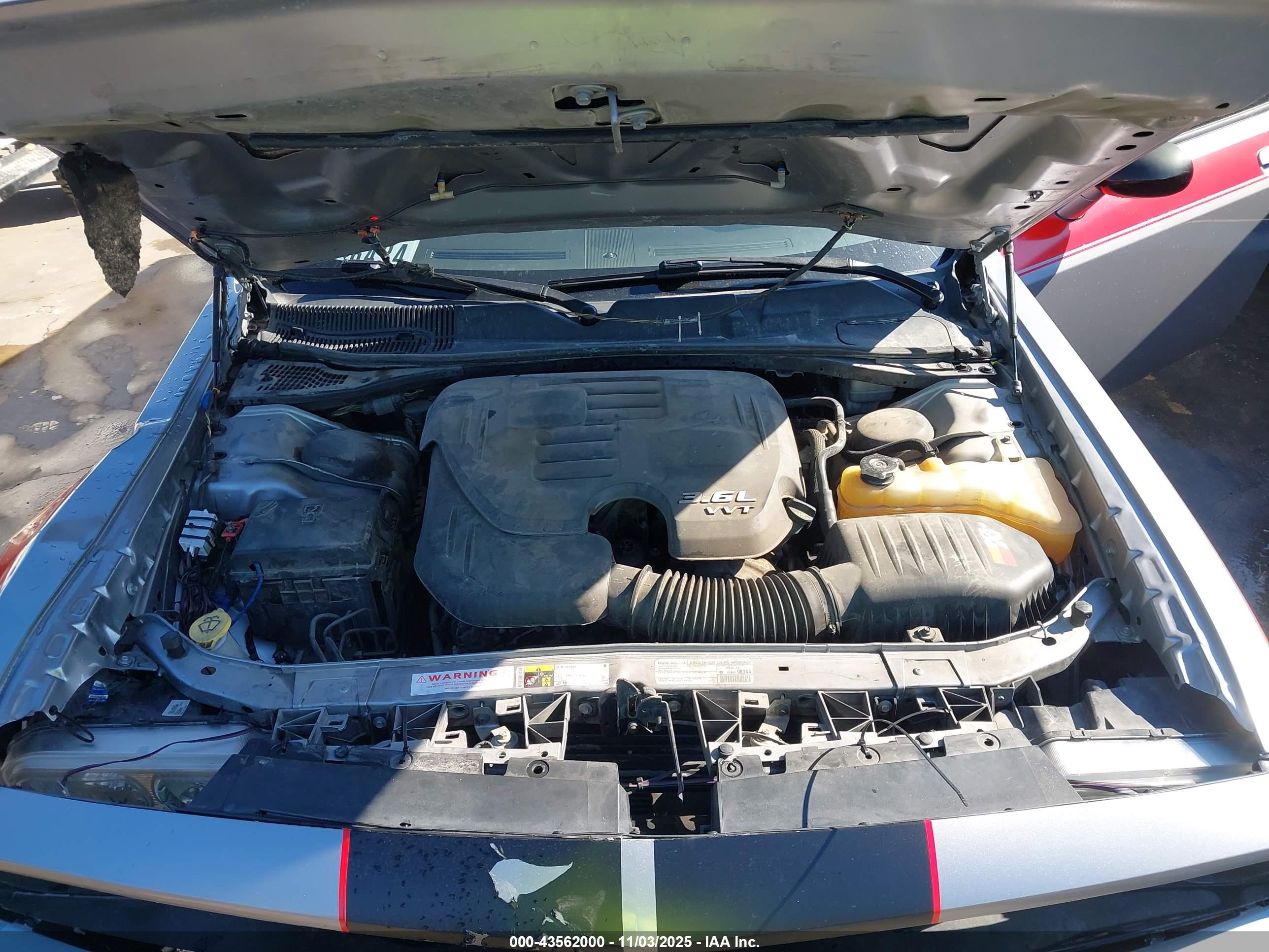 DODGE CHALLENGER image 10