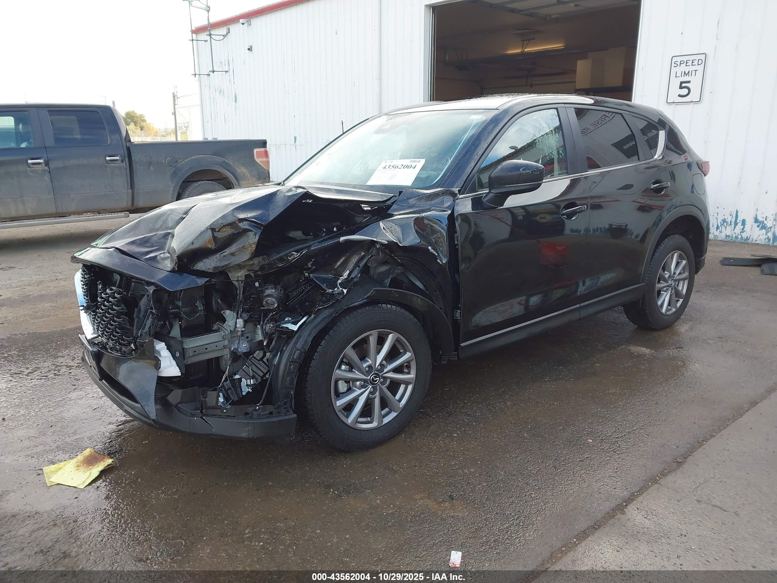 MAZDA CX-5 image 2