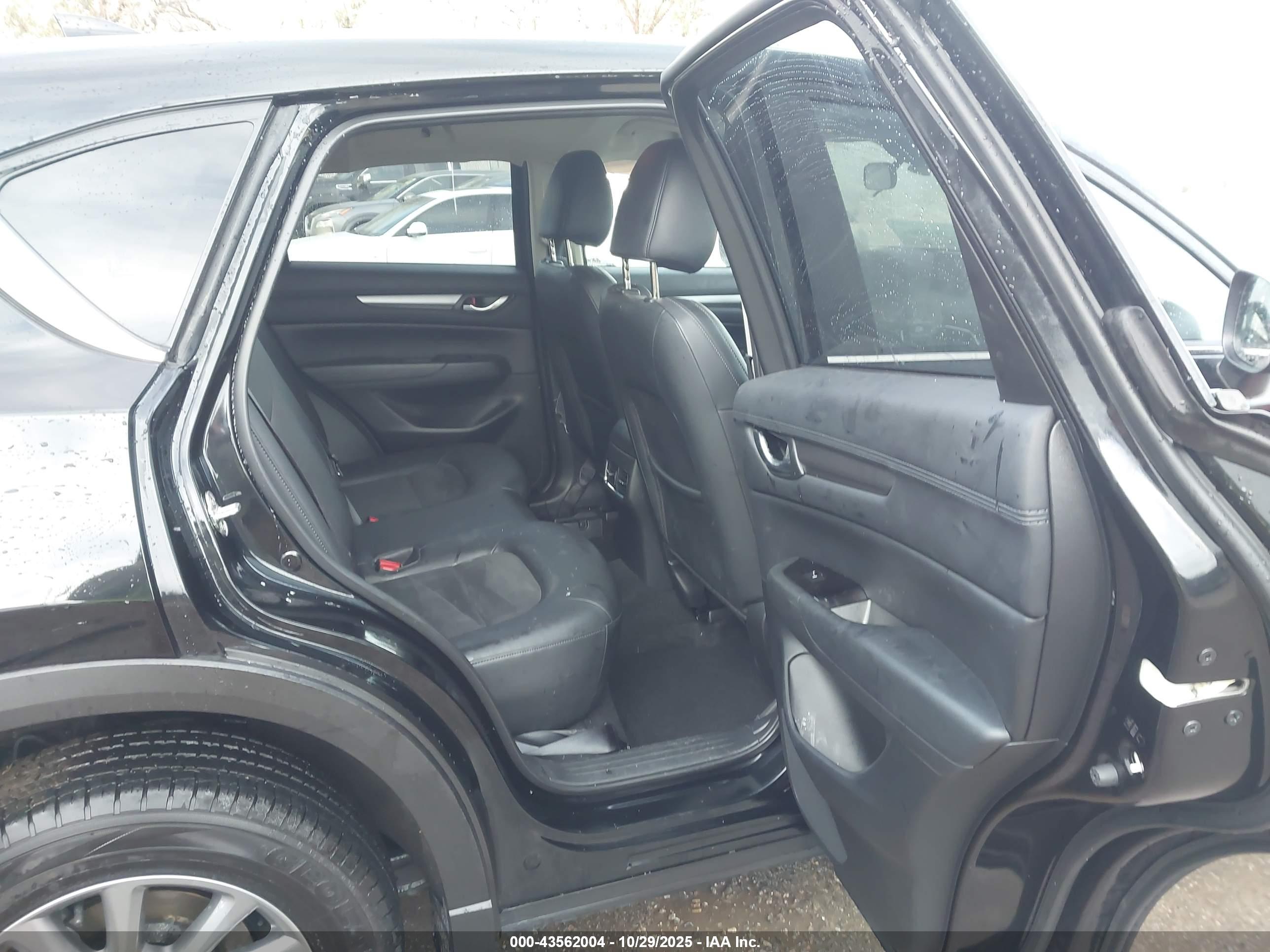 MAZDA CX-5 image 8