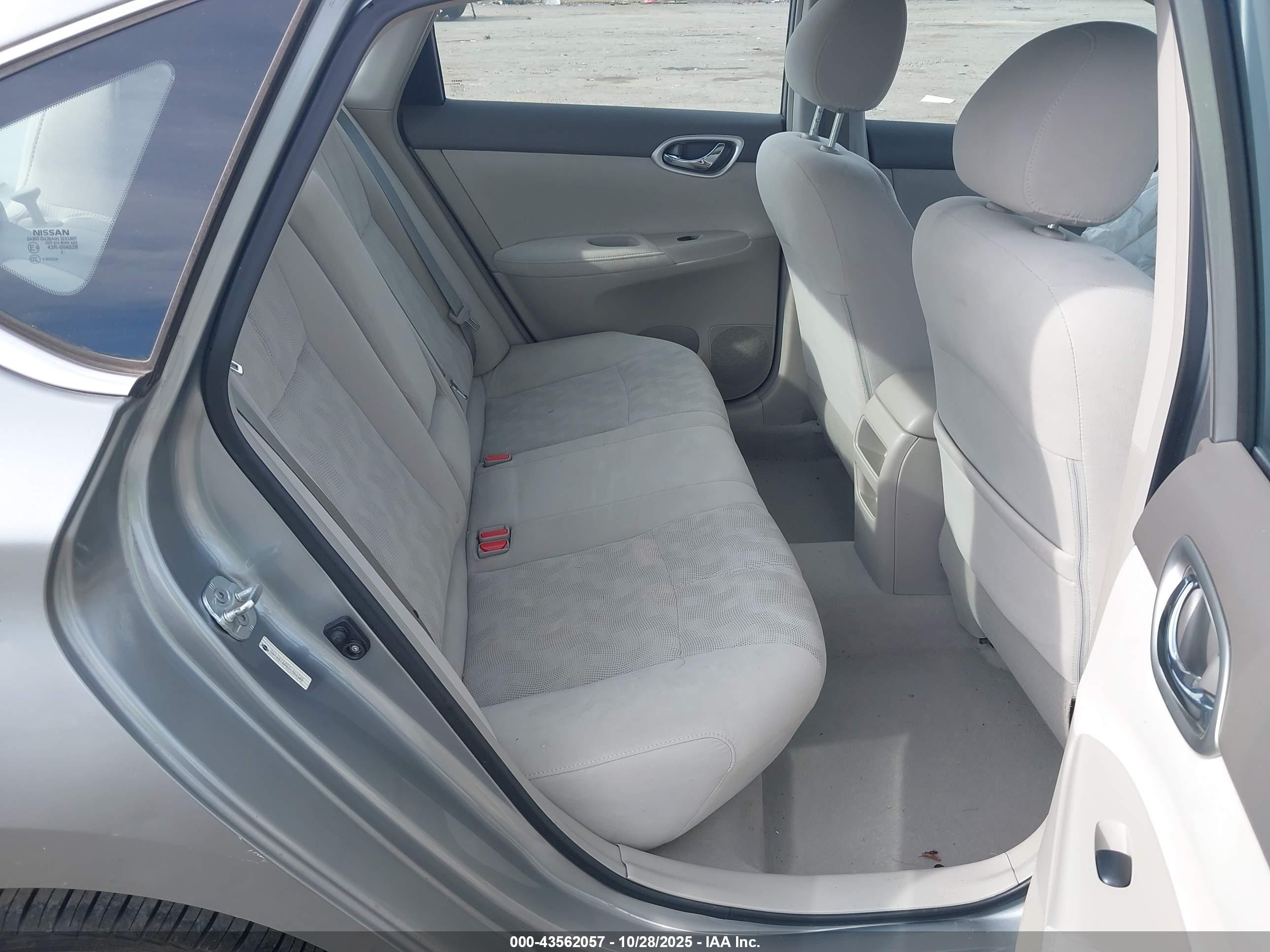 NISSAN SENTRA image 8