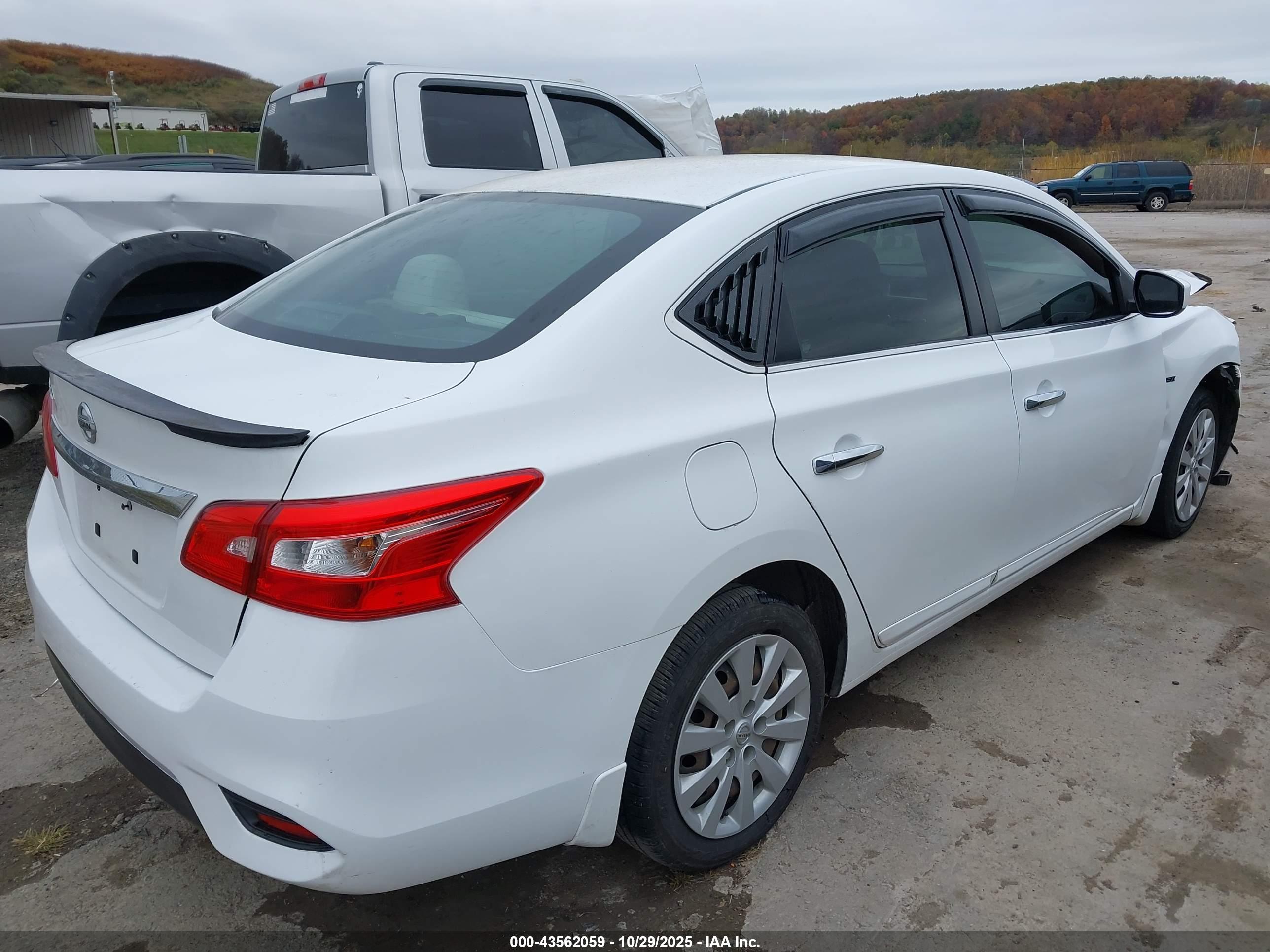 NISSAN SENTRA image 4