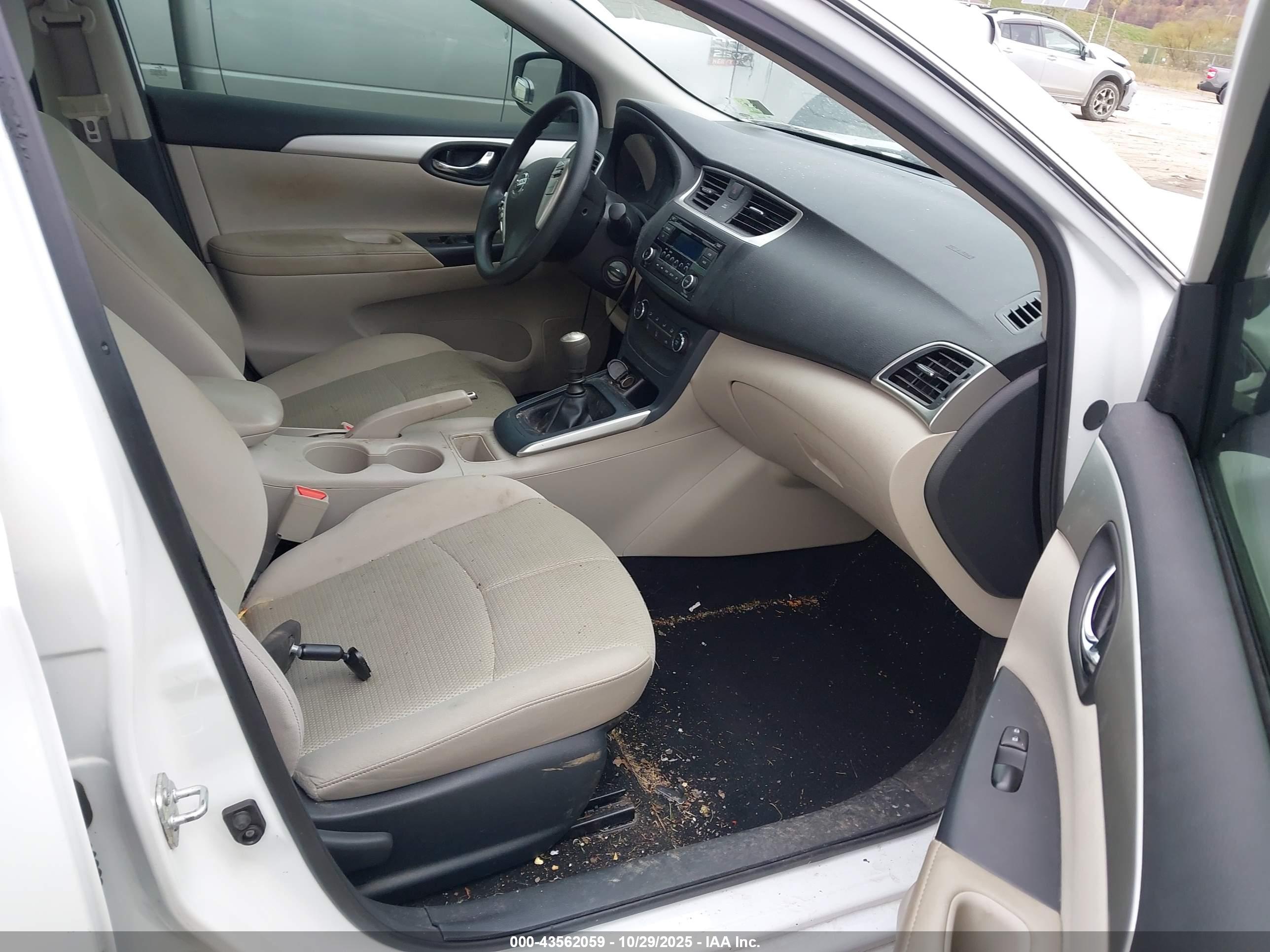 NISSAN SENTRA image 5
