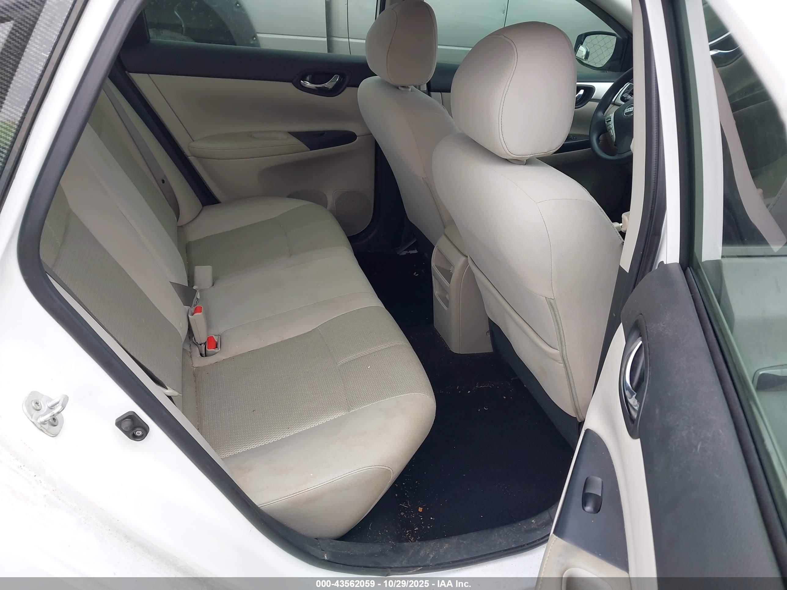 NISSAN SENTRA image 8