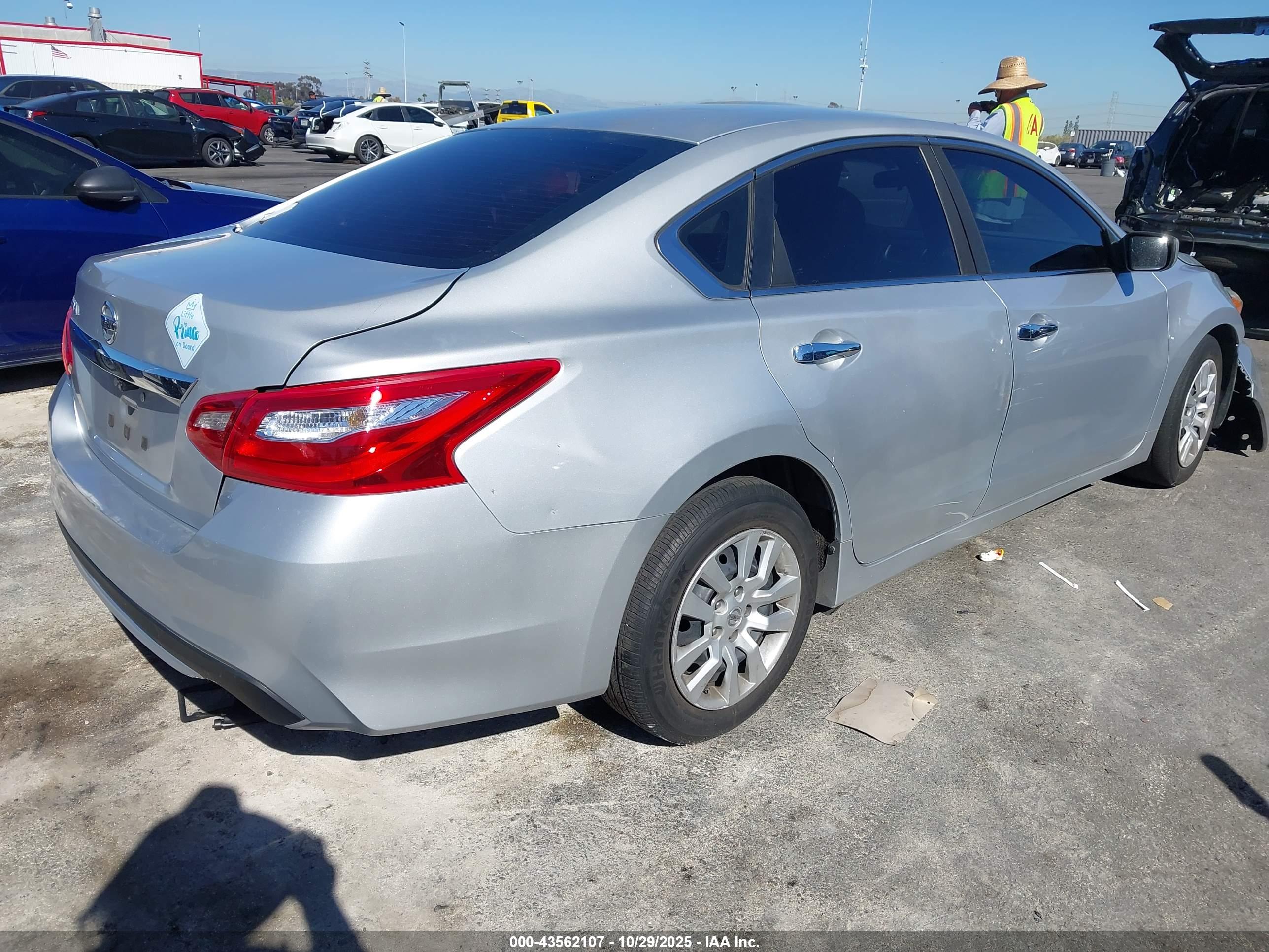NISSAN ALTIMA image 4
