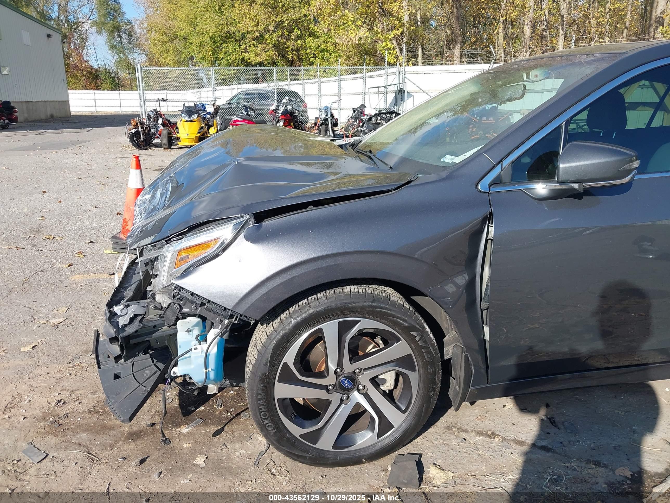 SUBARU LEGACY image 6