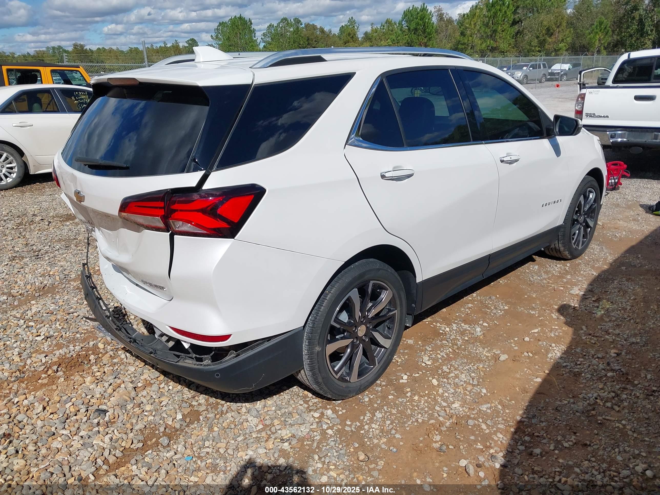 CHEVROLET EQUINOX image 4