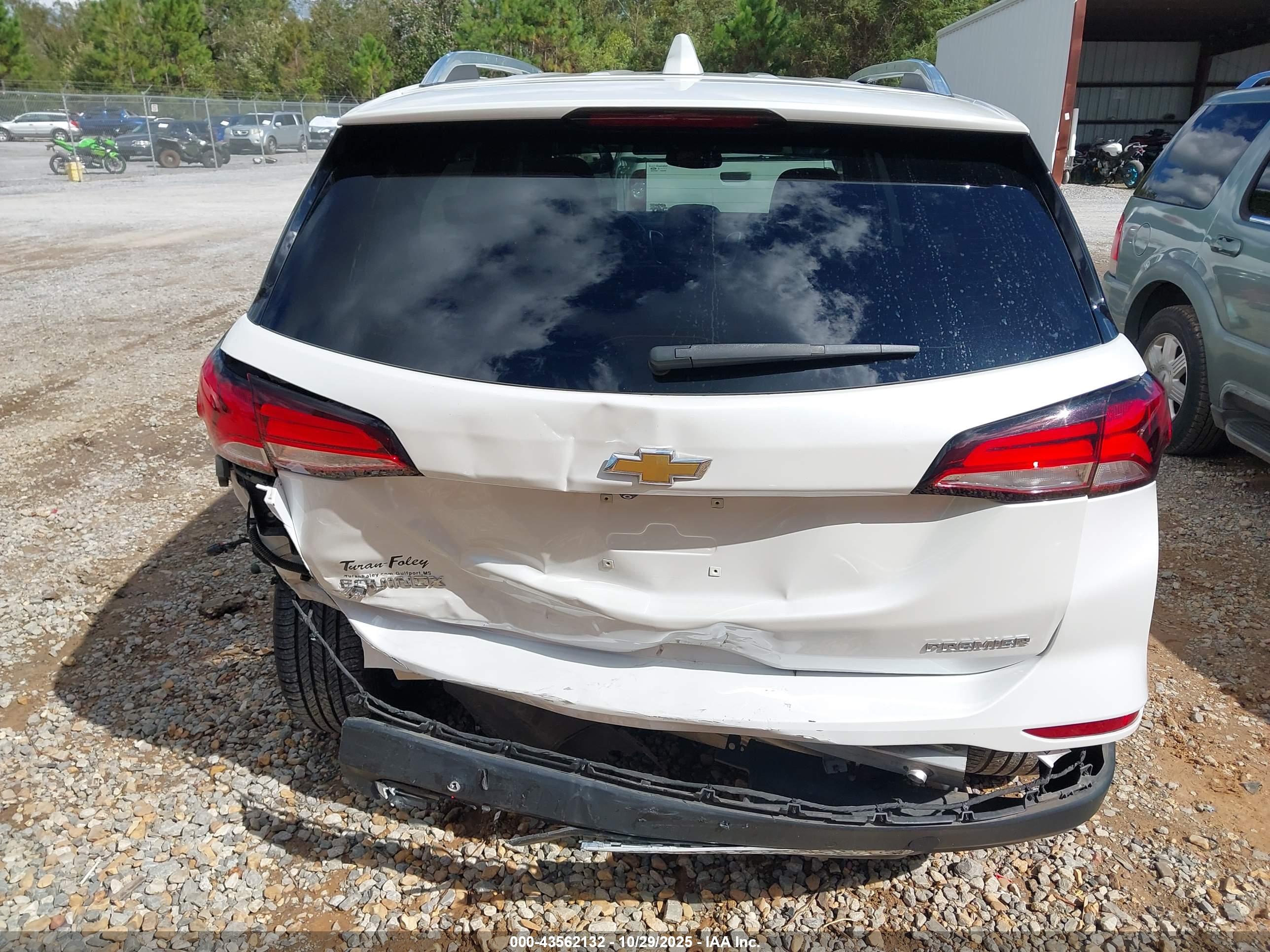 CHEVROLET EQUINOX image 6