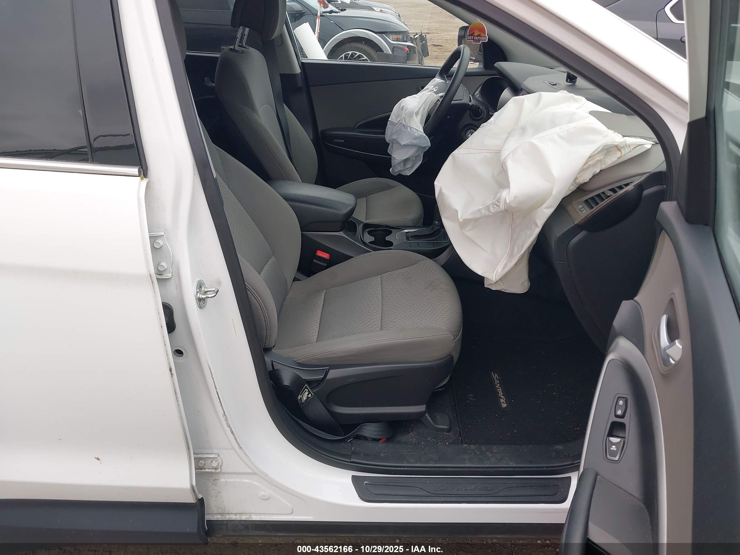 HYUNDAI SANTA image 5