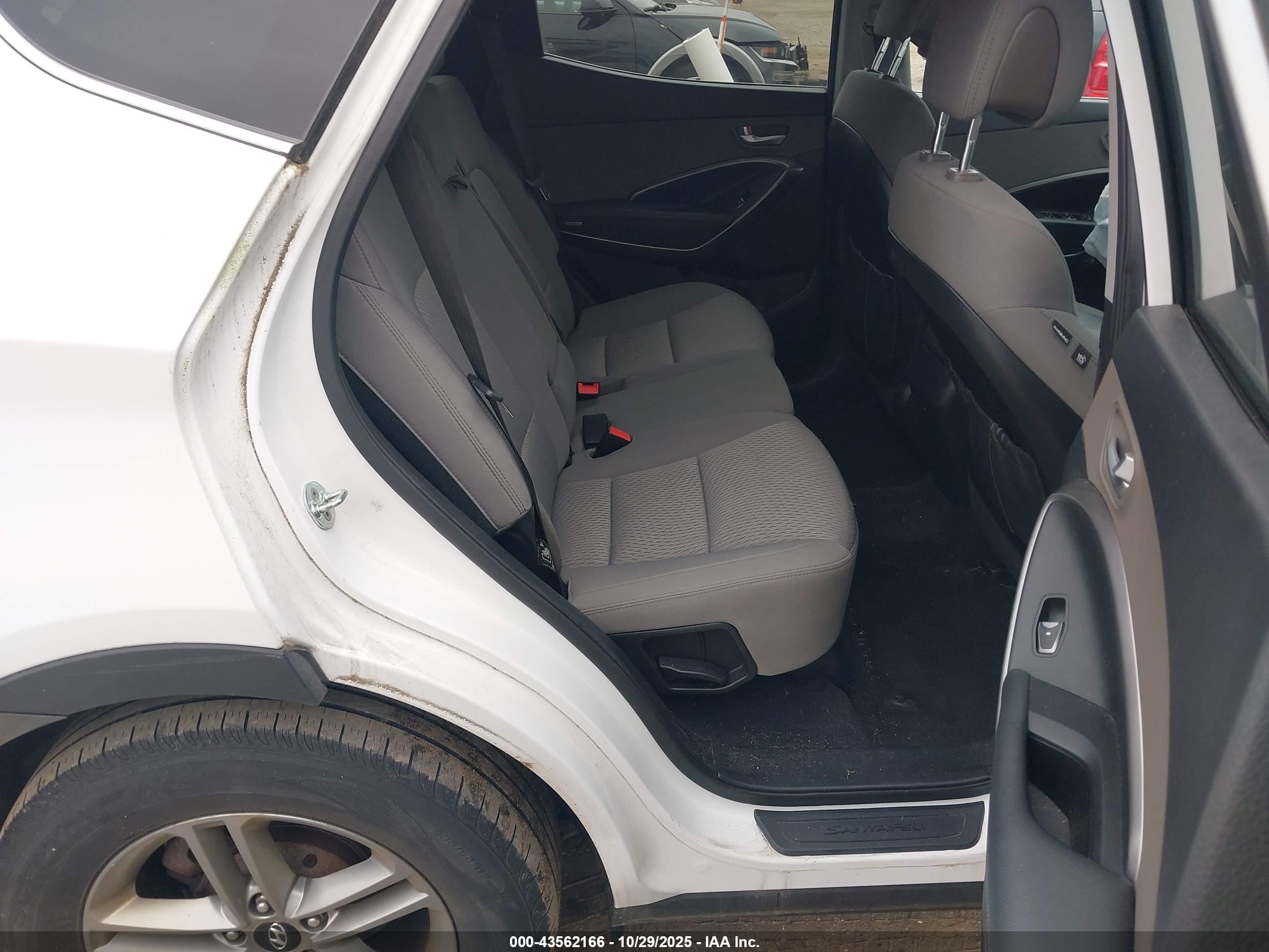 HYUNDAI SANTA image 8