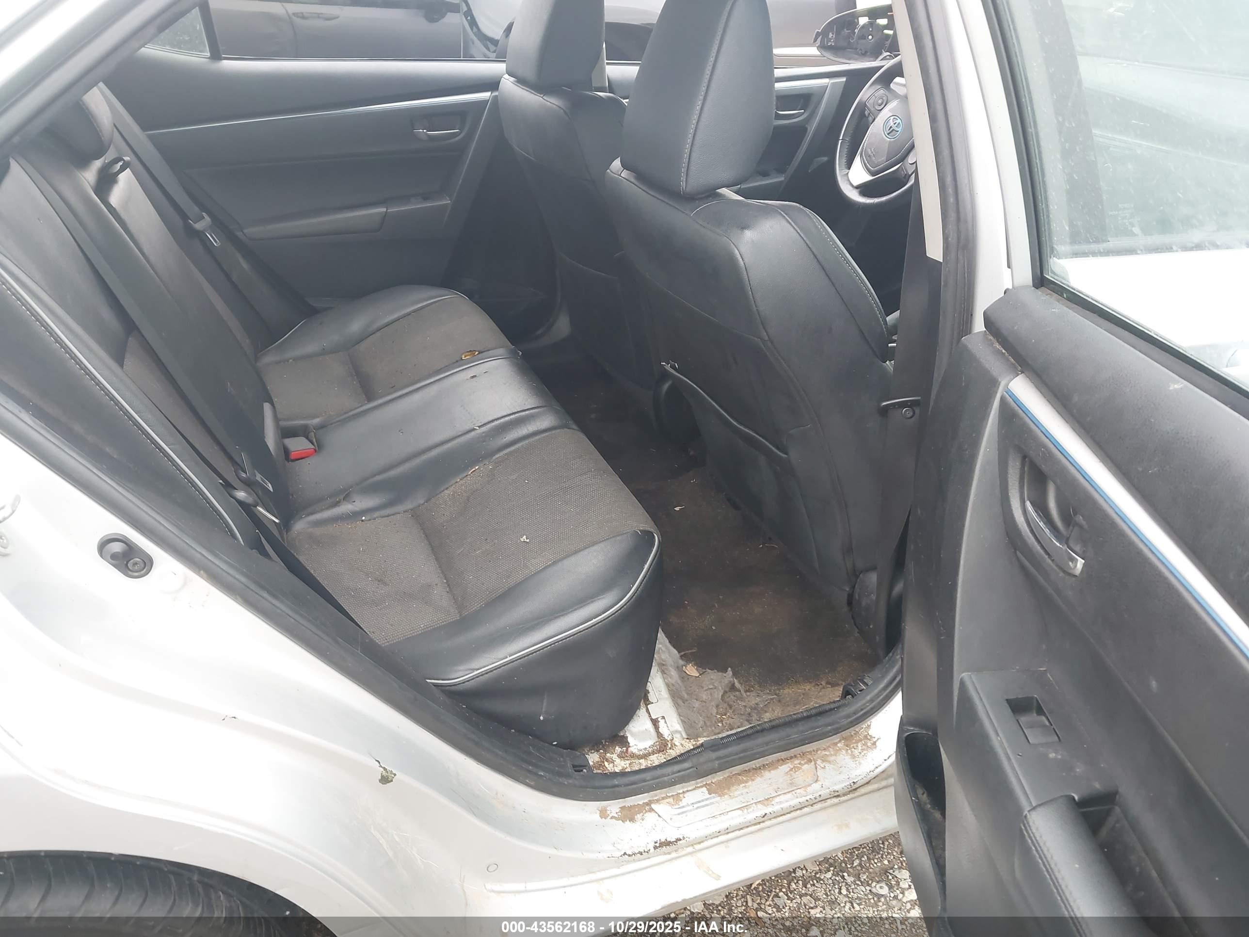 TOYOTA COROLLA image 8