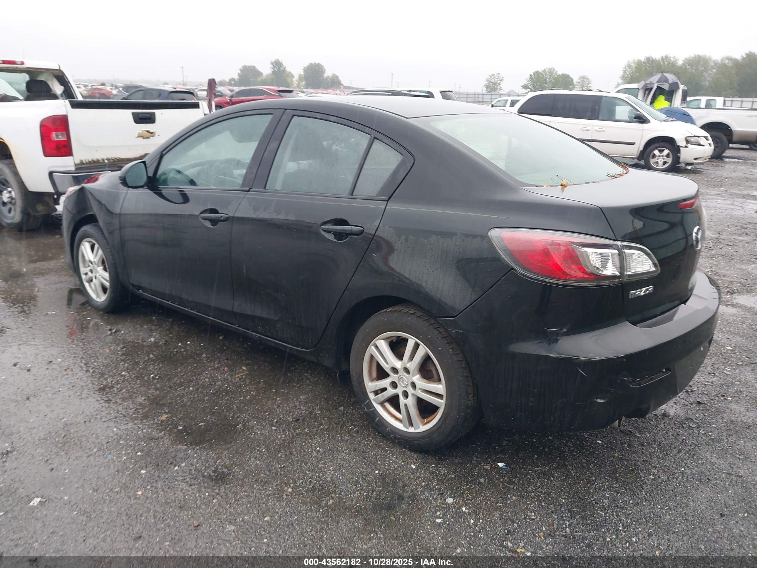 MAZDA MAZDA3 image 3