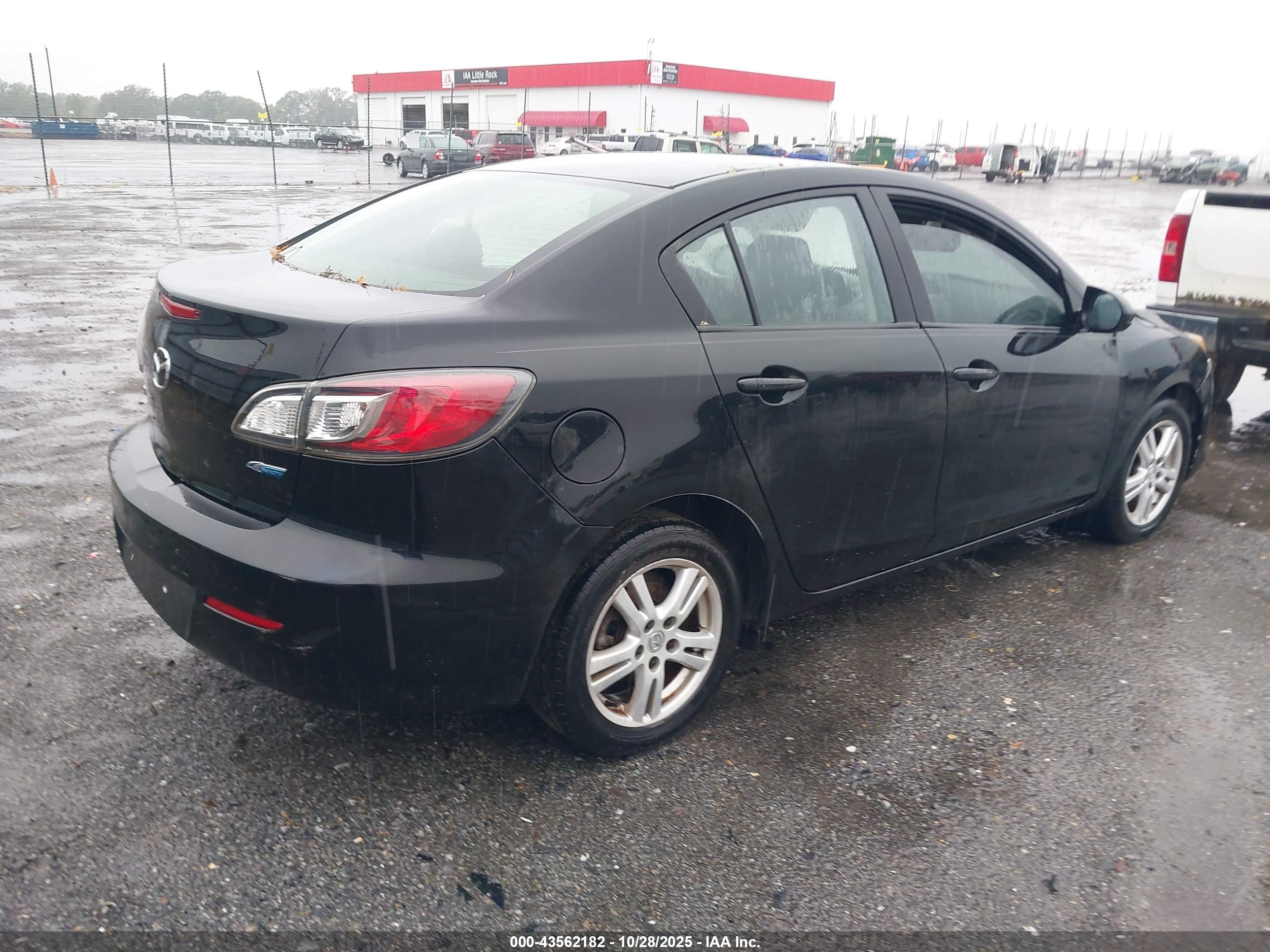 MAZDA MAZDA3 image 4