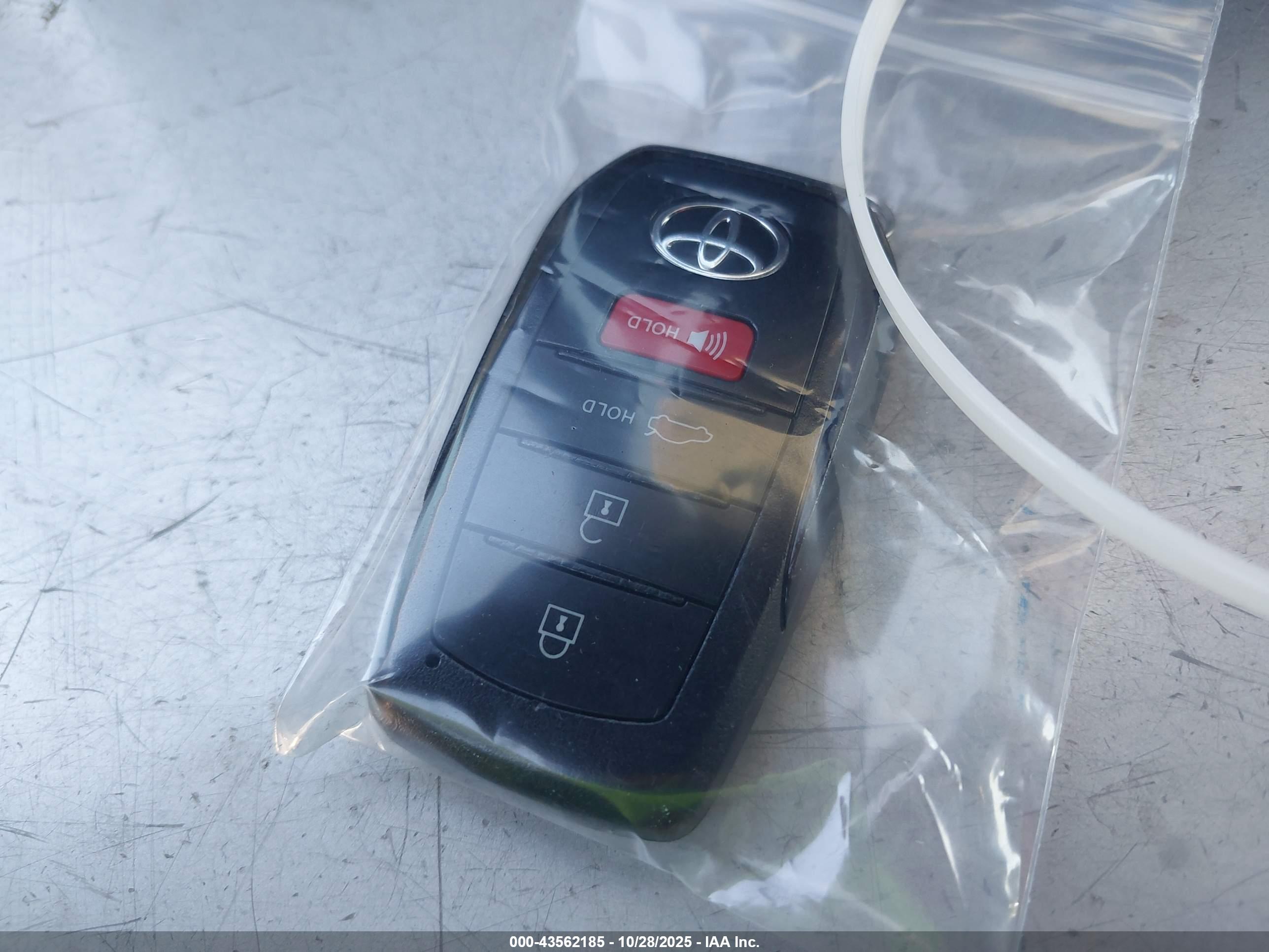 TOYOTA COROLLA image 11