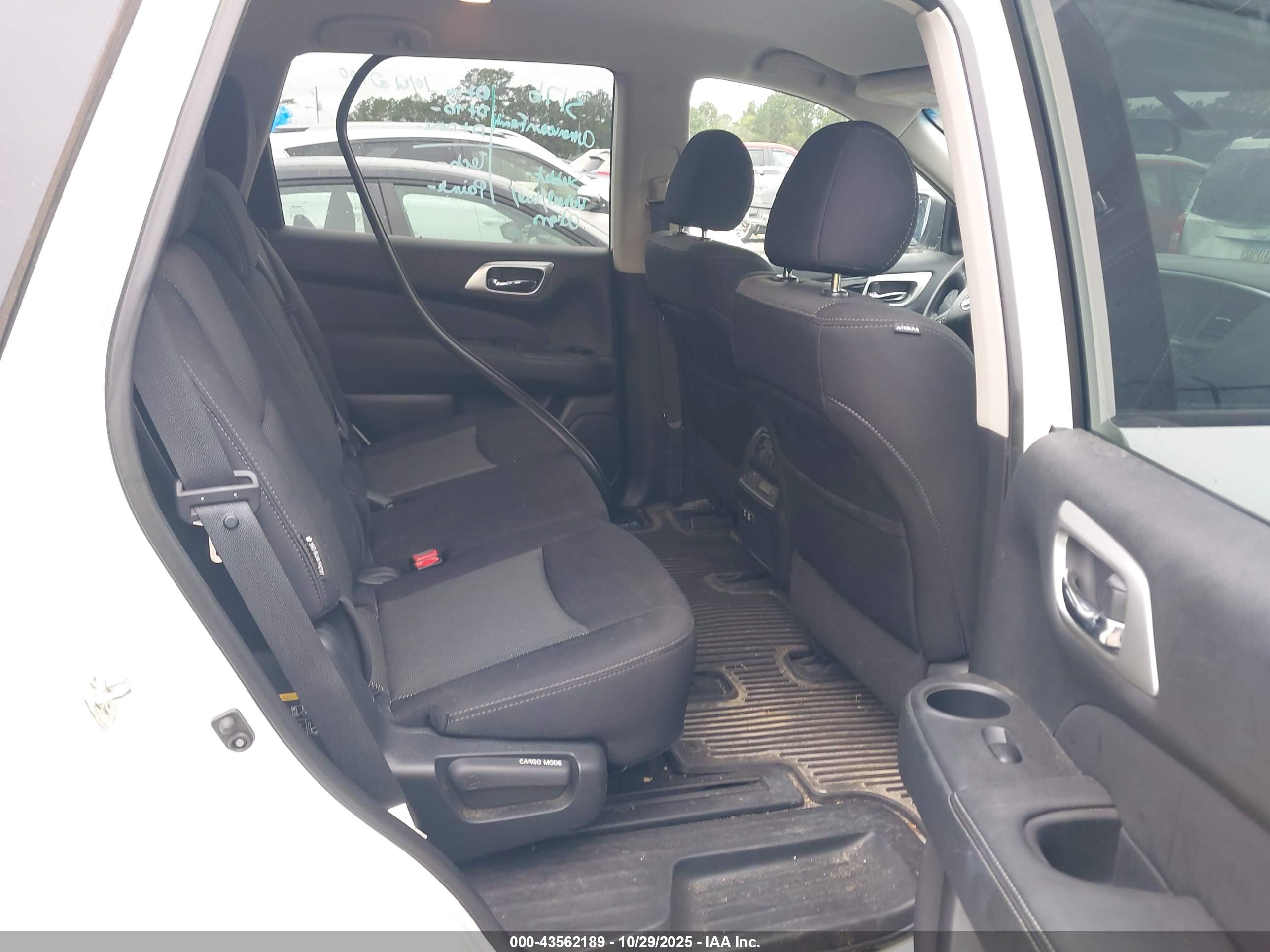 NISSAN PATHFINDER image 8