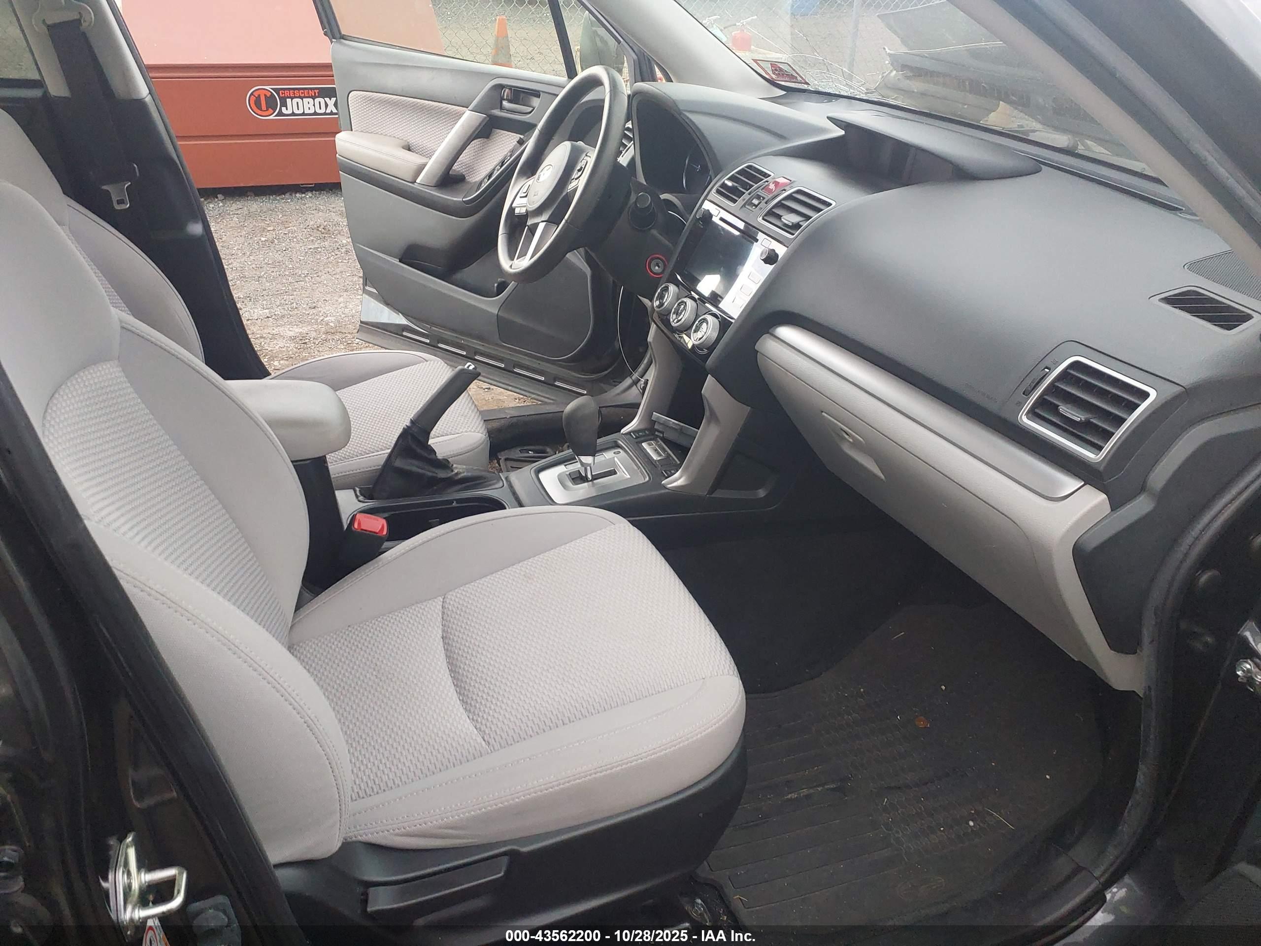 SUBARU FORESTER image 5