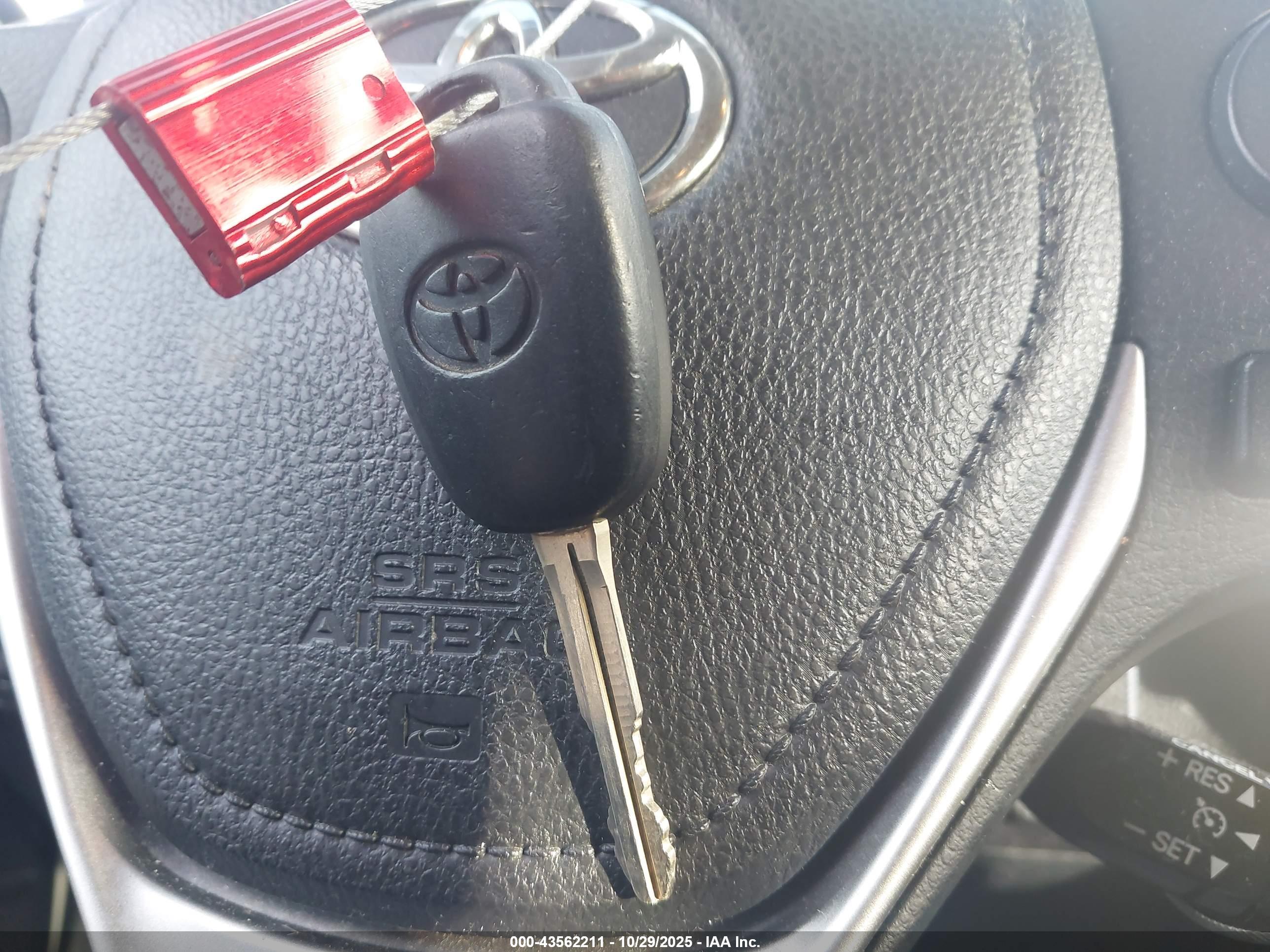 TOYOTA COROLLA image 11