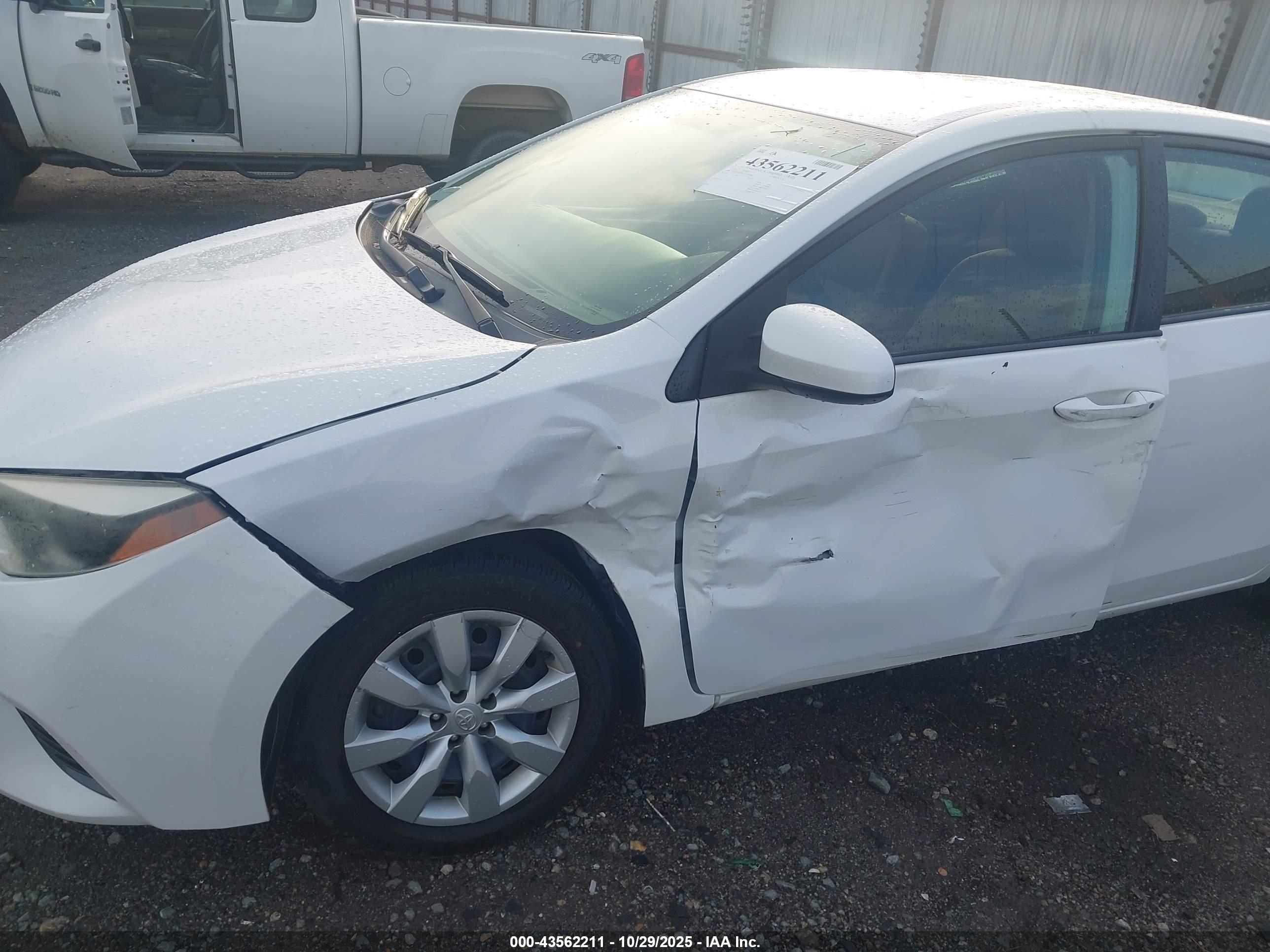 TOYOTA COROLLA image 6