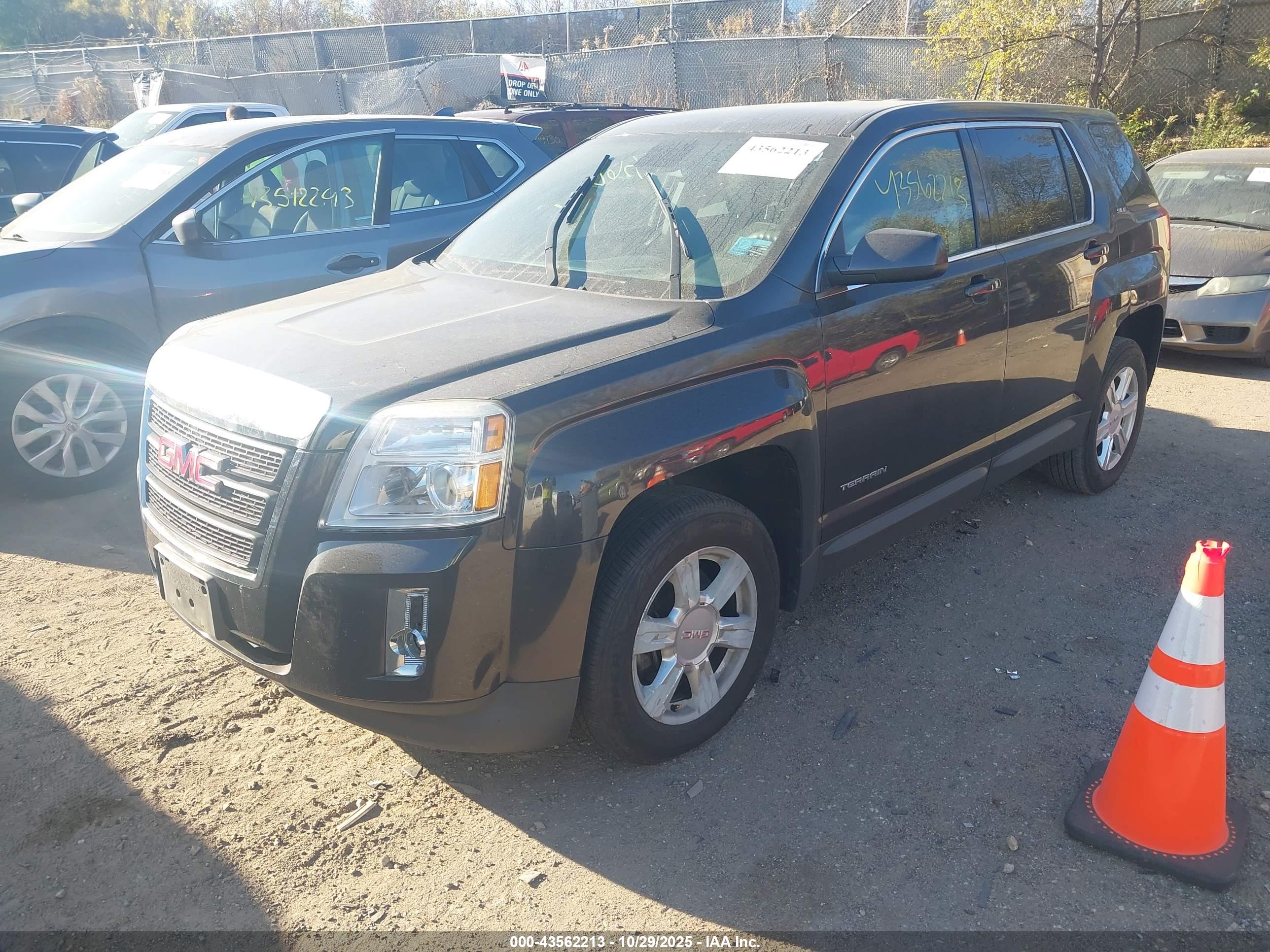 GMC TERRAIN image 2