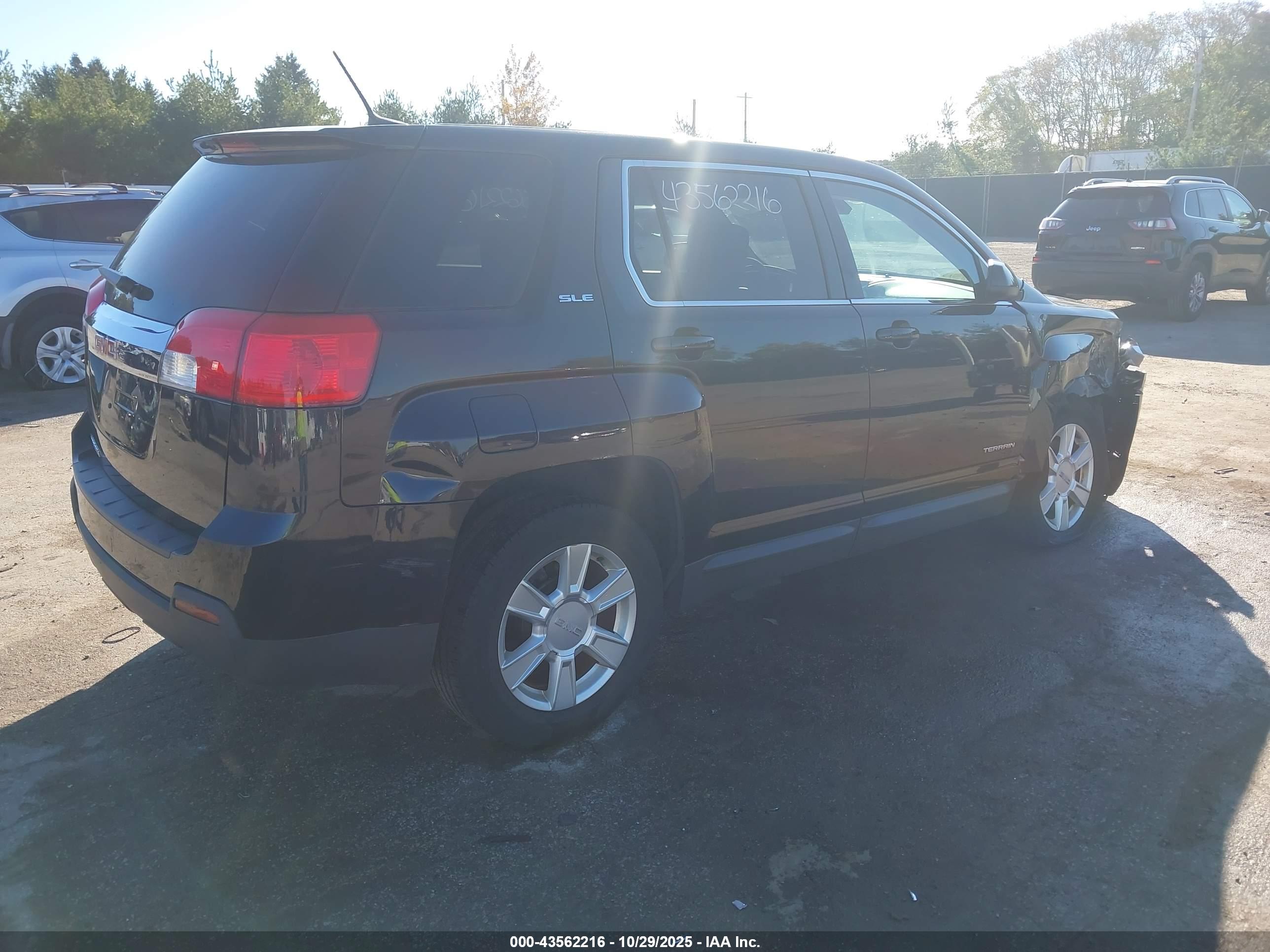 GMC TERRAIN image 4