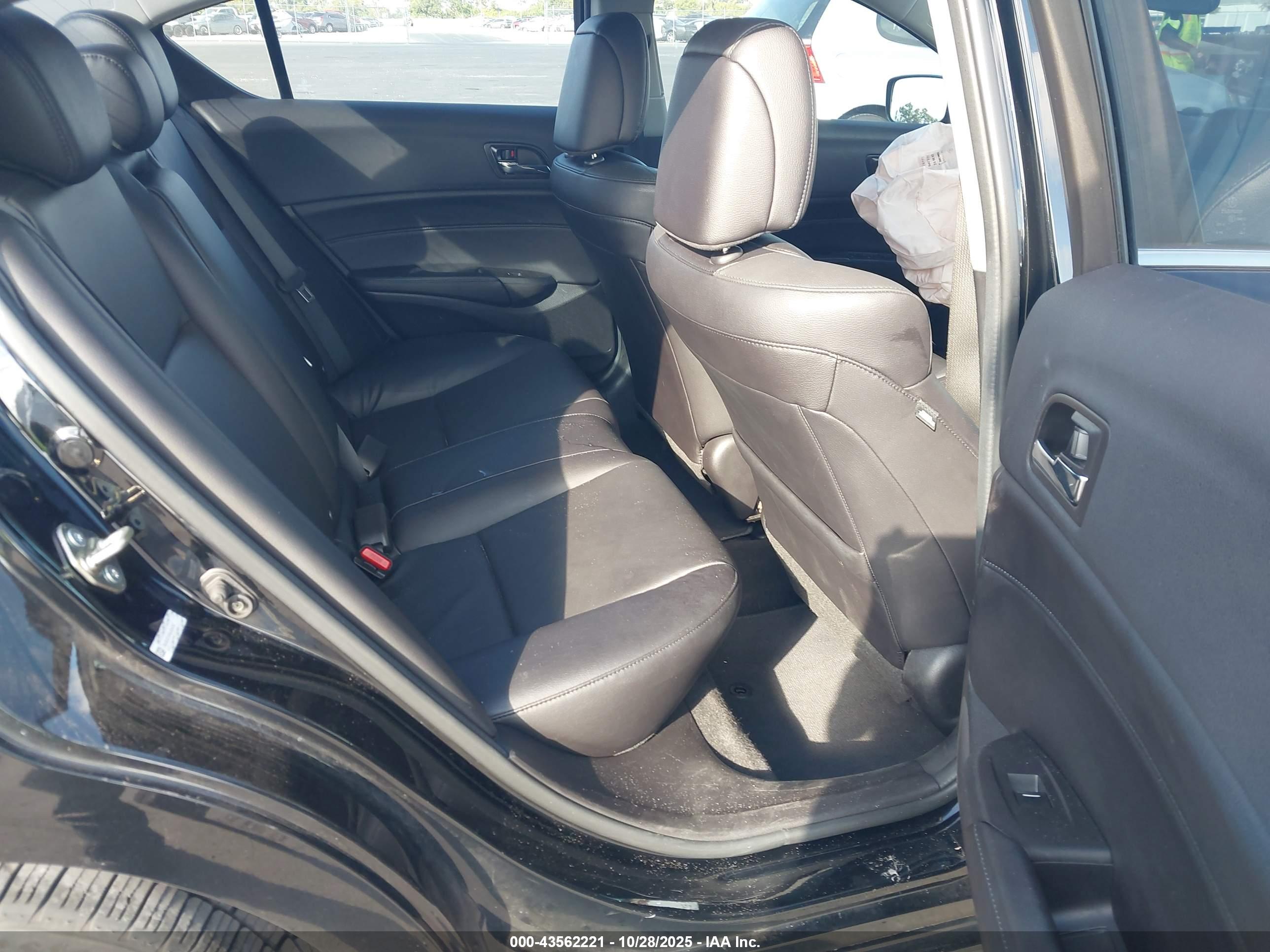 ACURA ILX image 8