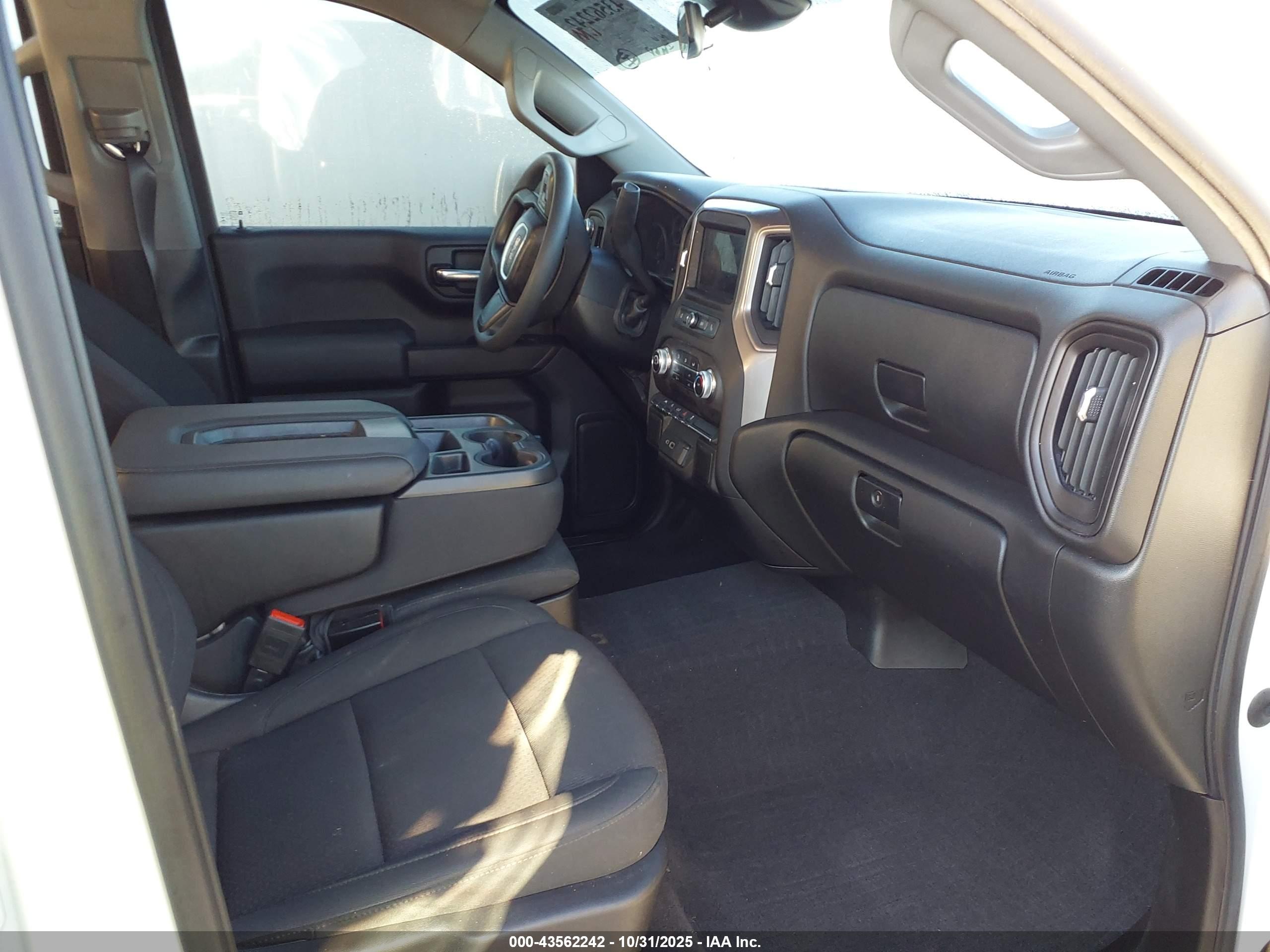 GMC SIERRA image 5
