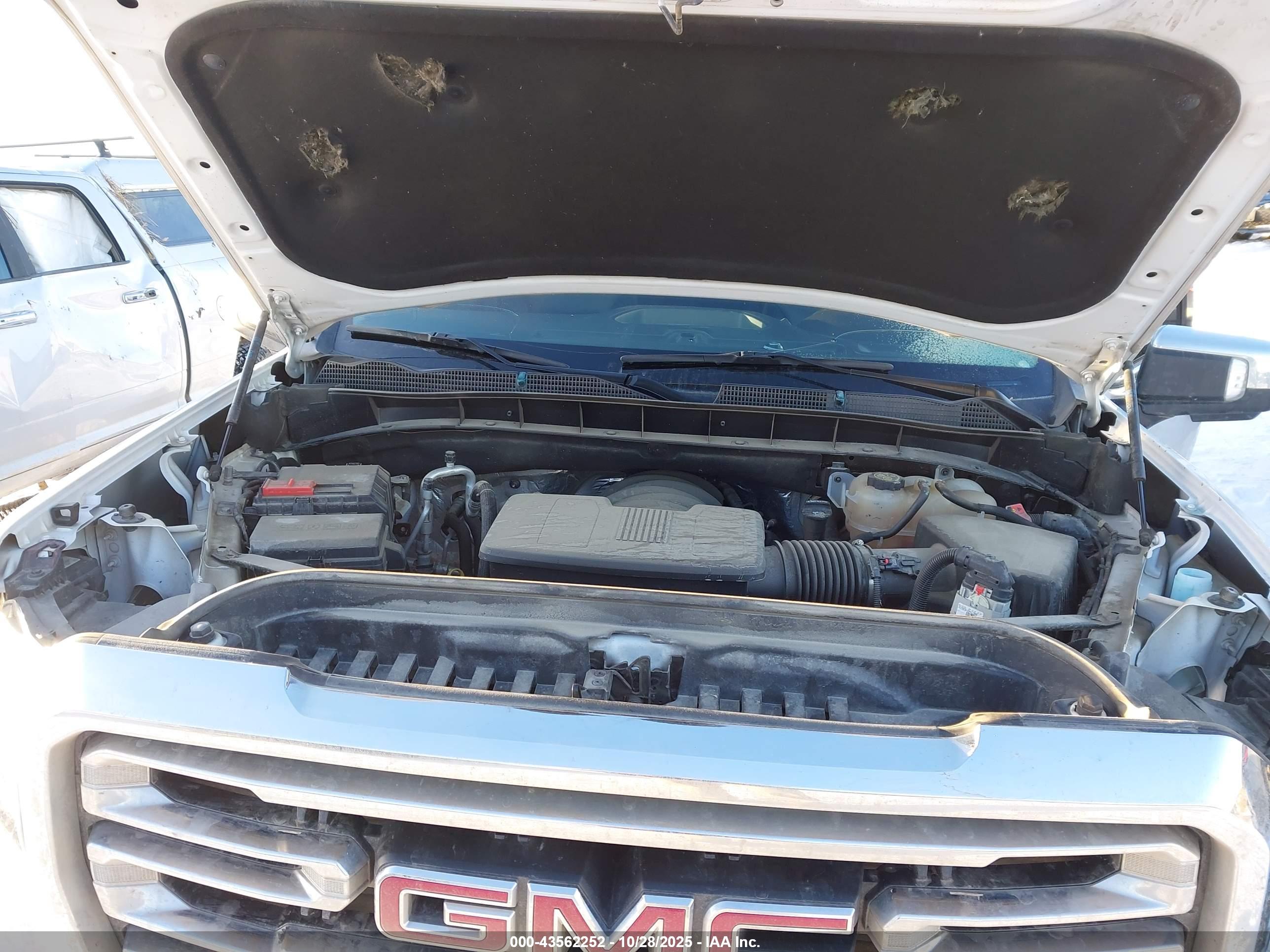 GMC SIERRA image 10