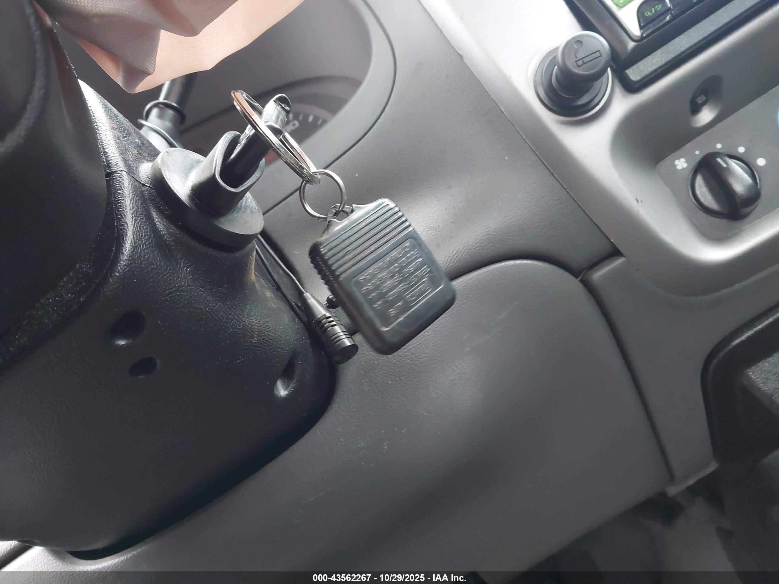 FORD RANGER image 11