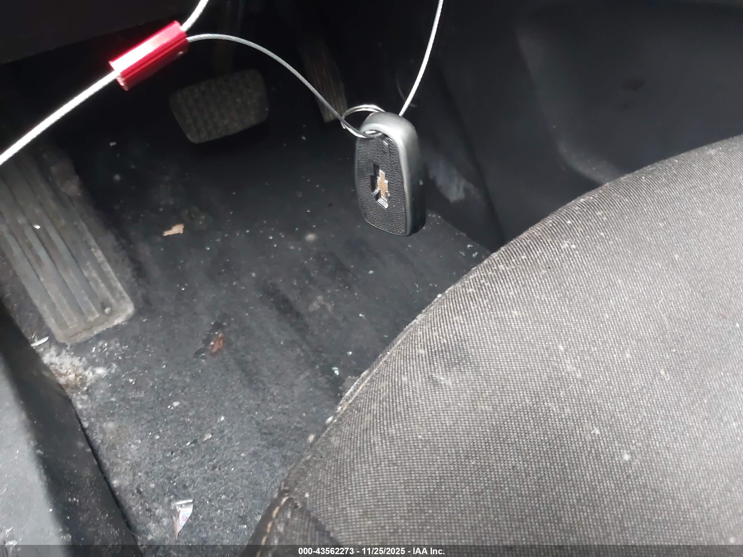 CHEVROLET EQUINOX image 11