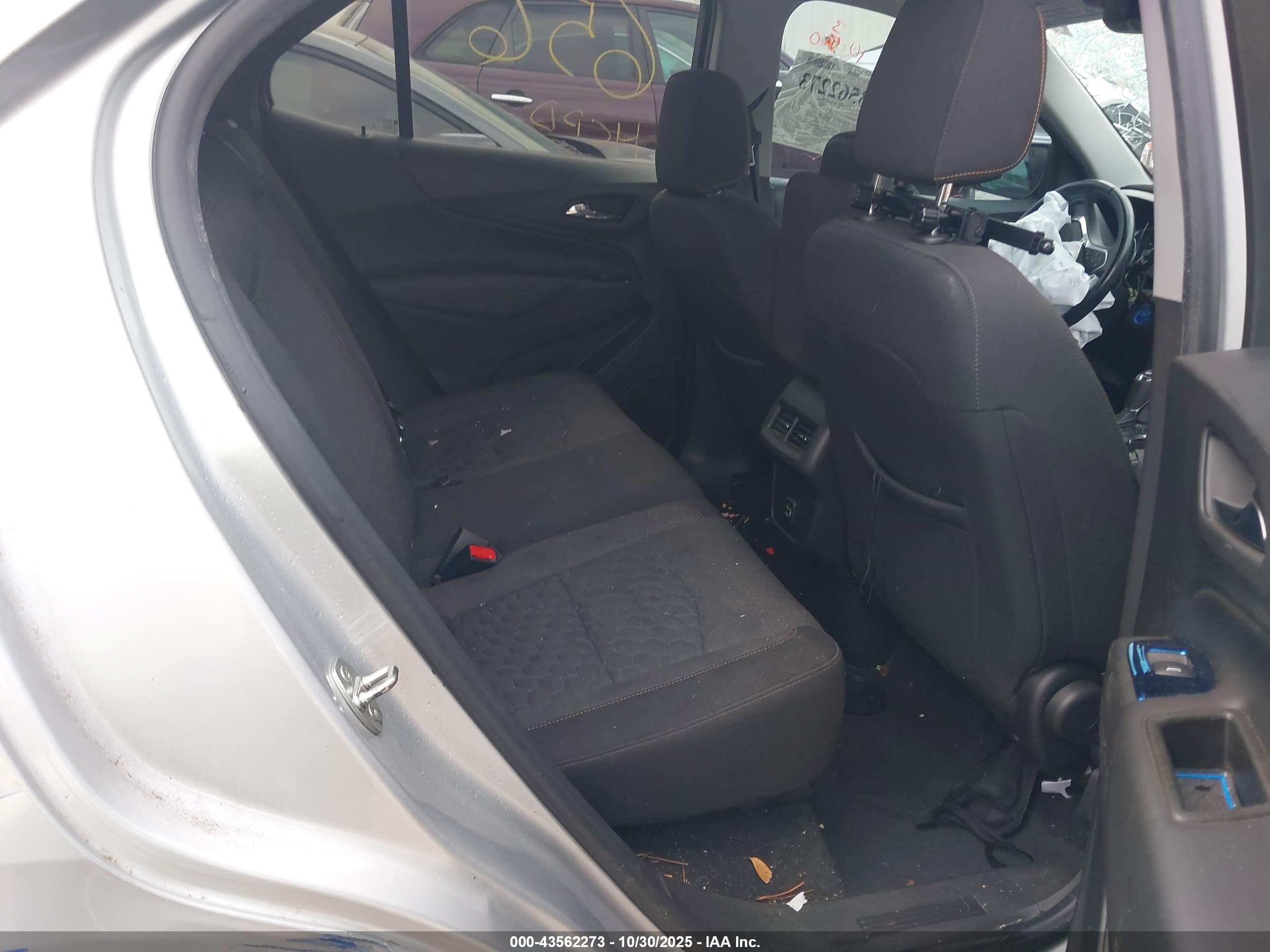 CHEVROLET EQUINOX image 8