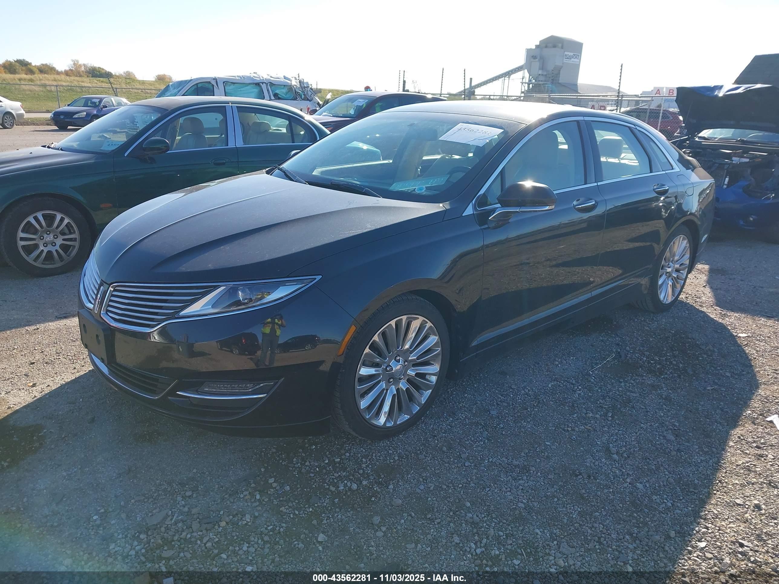 LINCOLN MKZ image 2